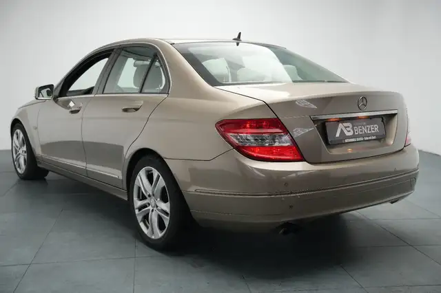 Mercedes-Benz C view 7