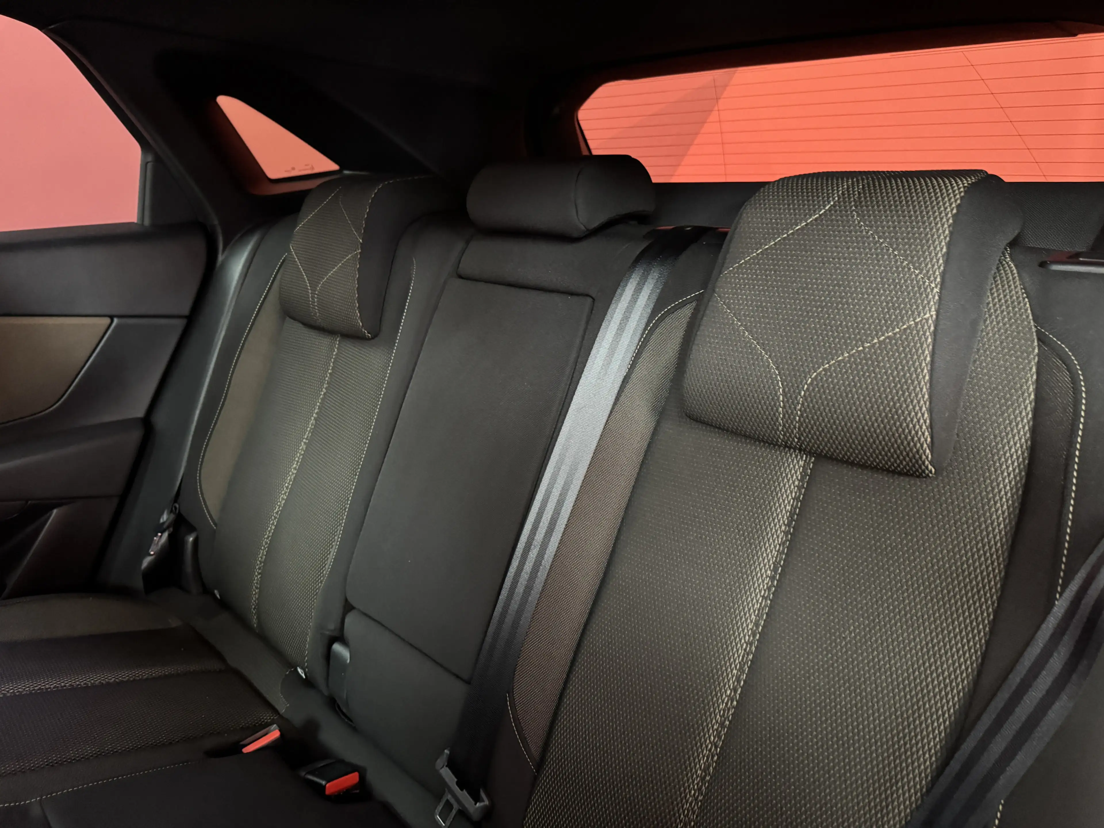 DS Automobiles DS 7 Crossback E-Tense 4x4 Performance Line | Navi | Clima | LED — photo 12