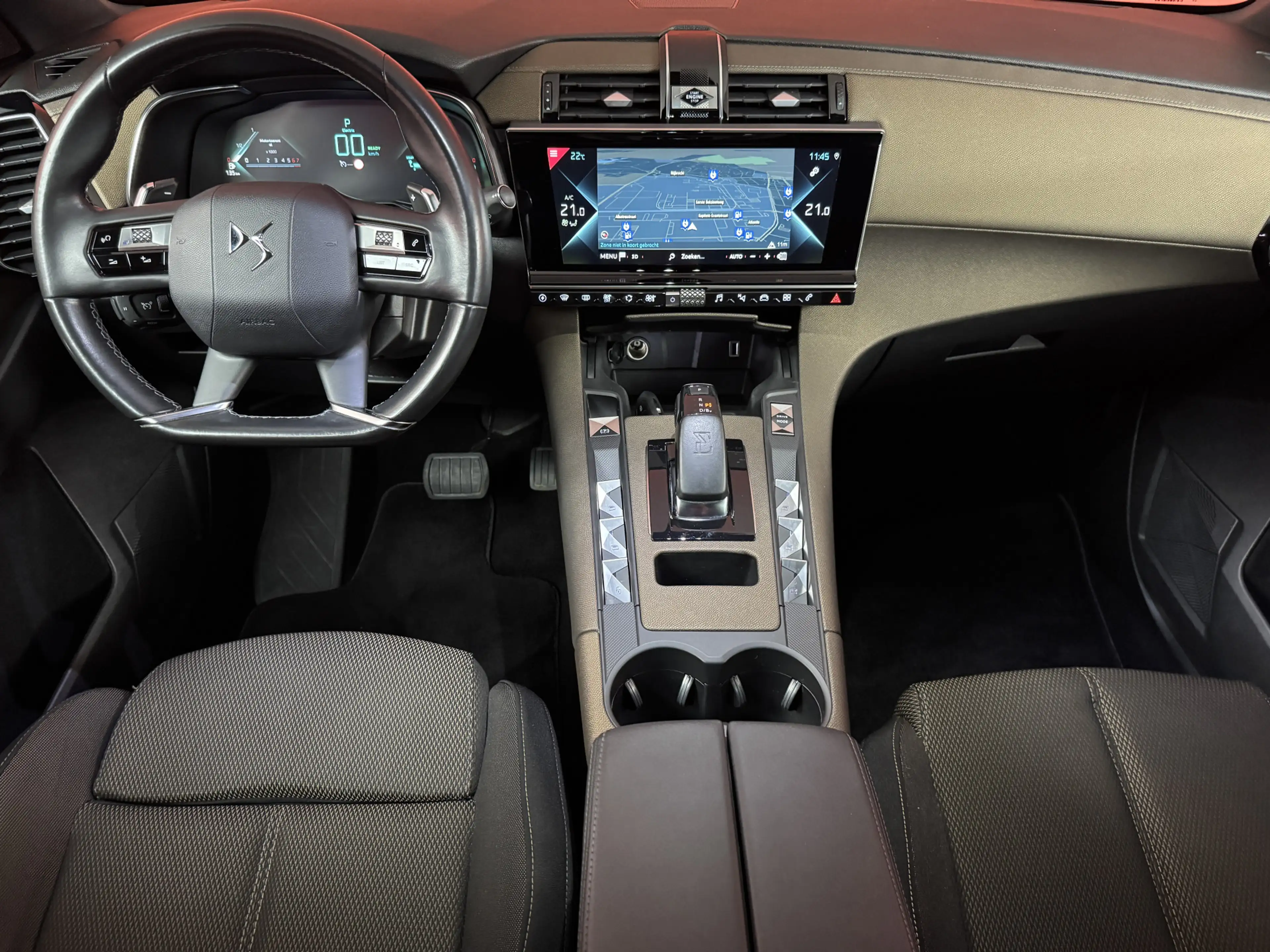 DS Automobiles DS 7 Crossback E-Tense 4x4 Performance Line | Navi | Clima | LED — photo 13