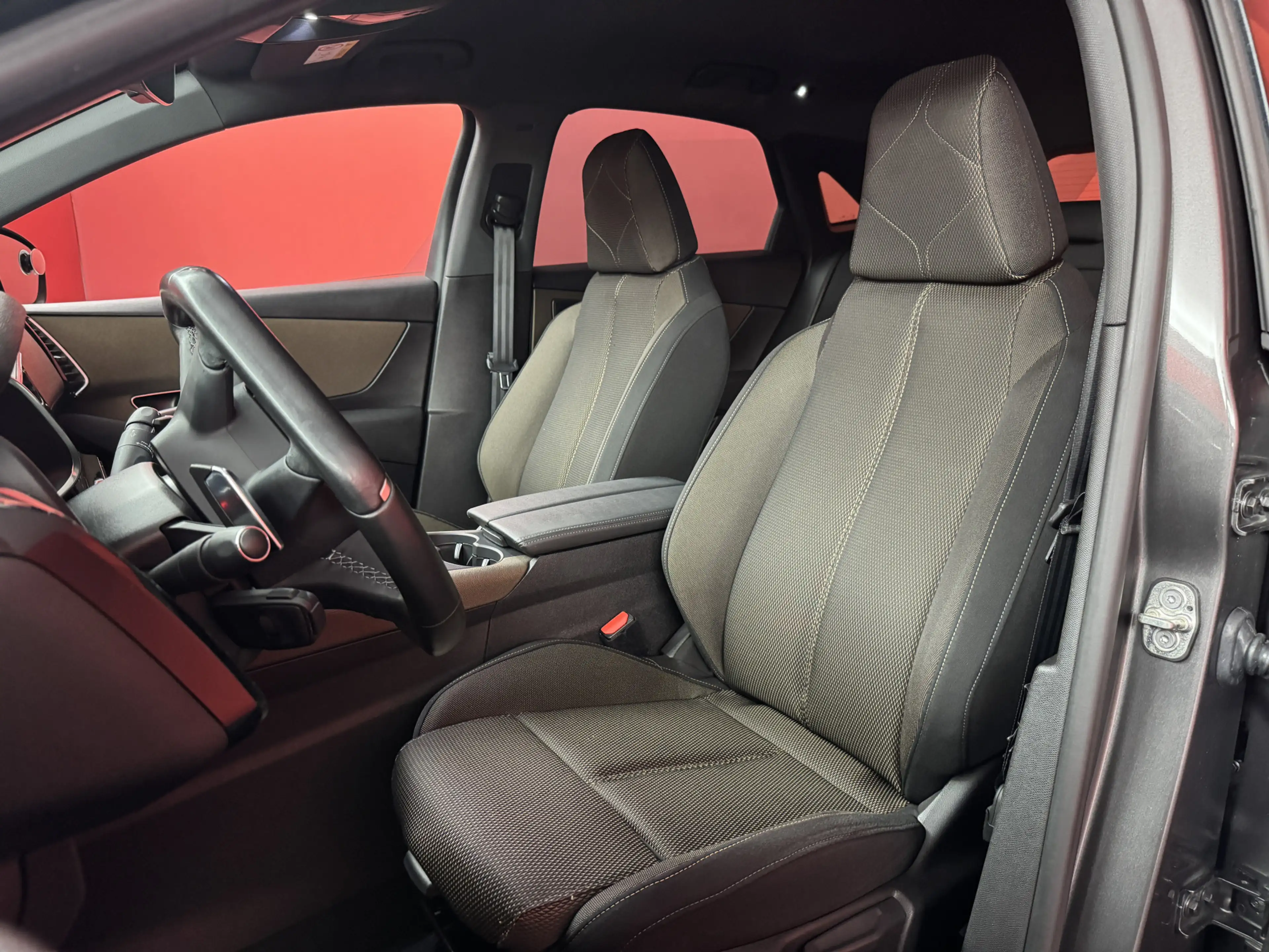 DS Automobiles DS 7 Crossback E-Tense 4x4 Performance Line | Navi | Clima | LED — photo 4