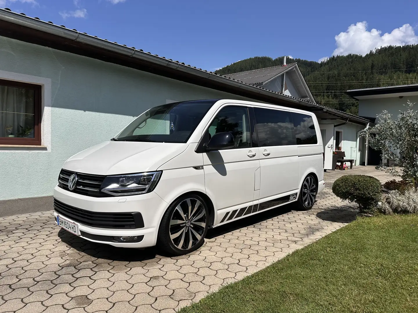 Volkswagen T6.1 Multivan Edition 30 - 1