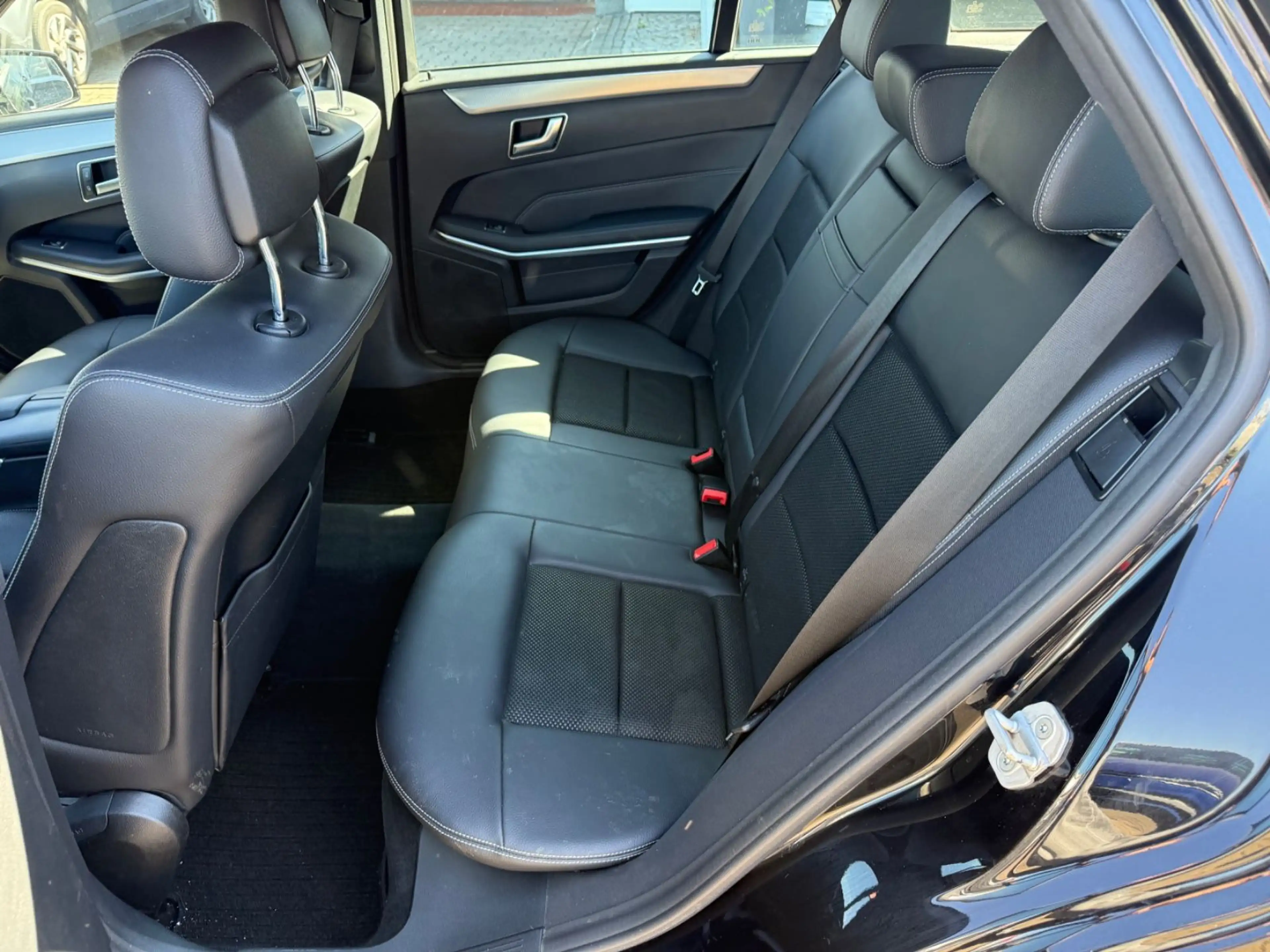 Mercedes-Benz E 220 E T-Modell E 220 BlueTec 2-Zonen ECO — photo 9