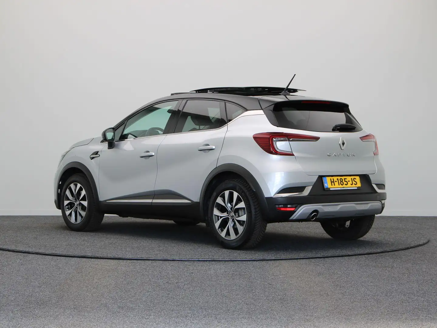Renault Captur TCe 130pk Intens | Pano Dak | Pack parking | Bose Grijs - 2