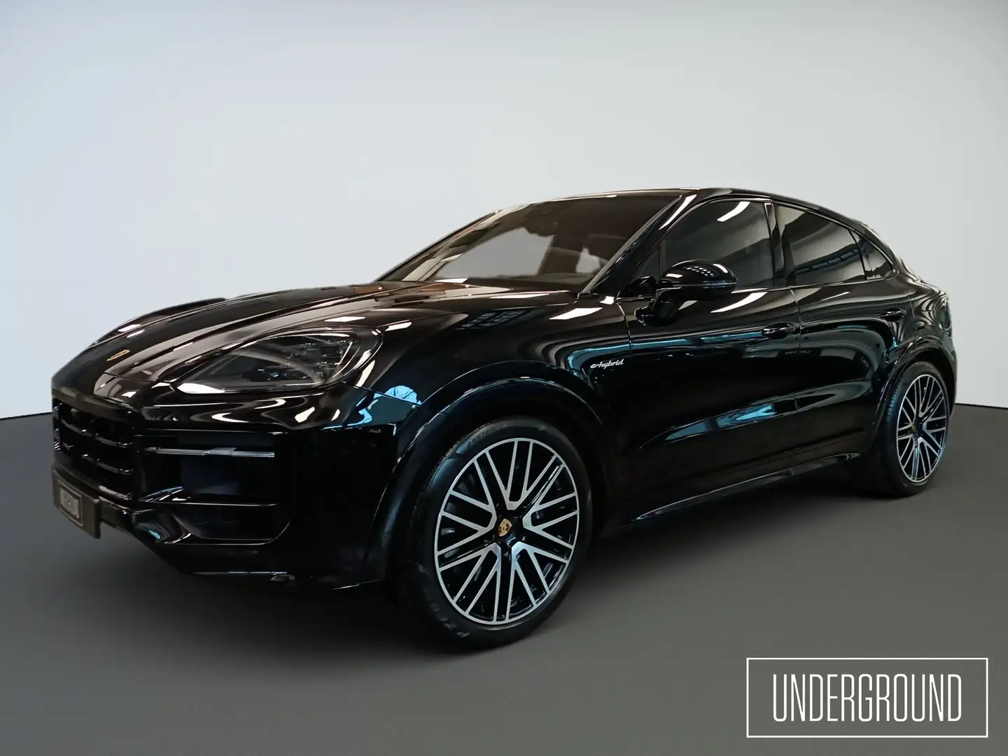 Porsche Cayenne E-Hybrid Black - 1