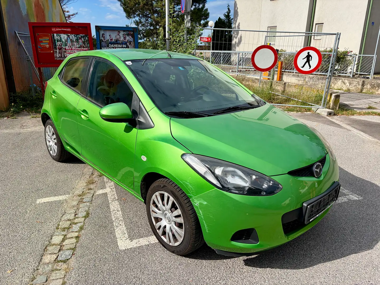 Mazda 2 Mazda 2 1,3i Jubiläumsedition Jubiläumsedition Grün - 2