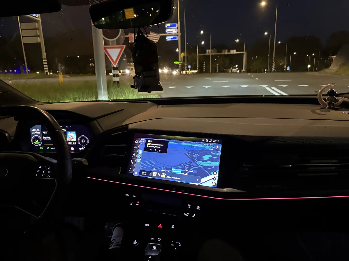 Audi Q4 e-tron - 1