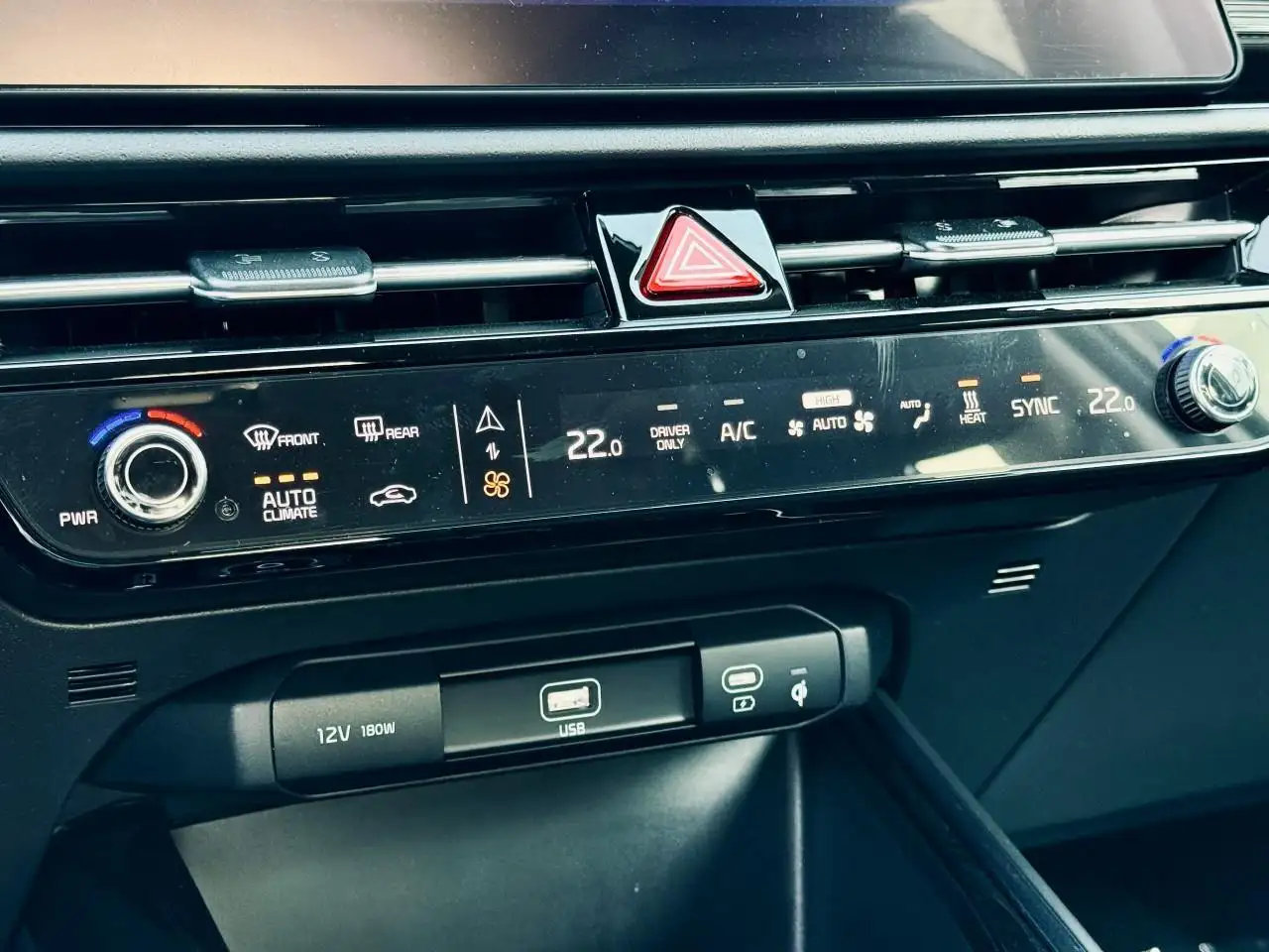 Kia Niro снимка Kia Niro