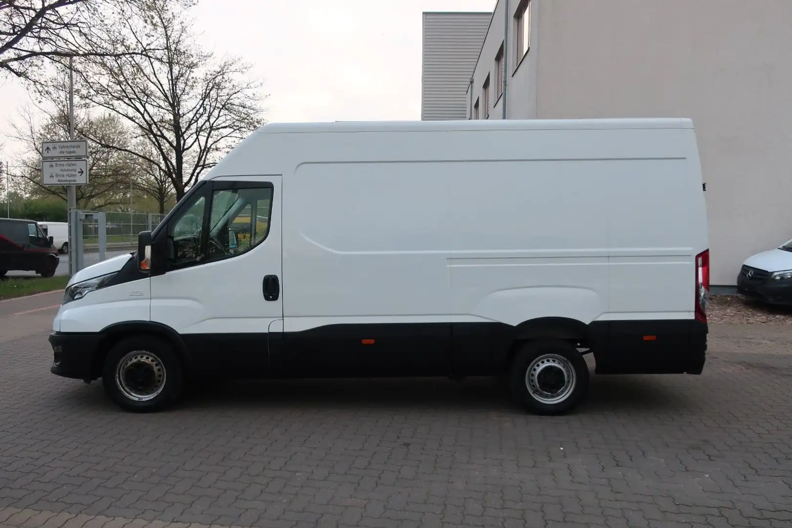 Iveco Daily Kasten 35 S 14 V Radstand 3520 L / Klima Blanco - 2