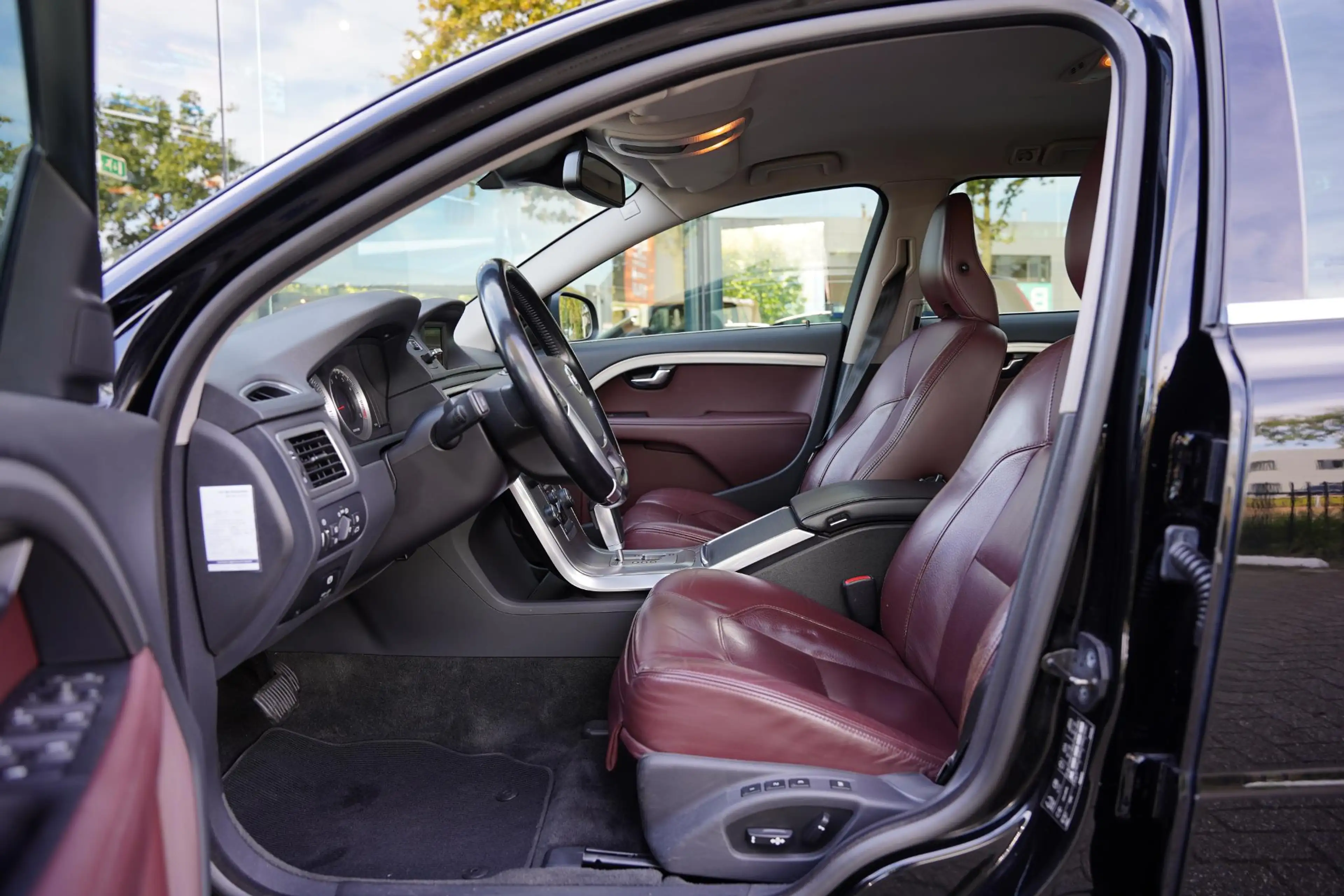 Volvo V70 1.6 T4 Summum / Leder / Full Service — photo 5