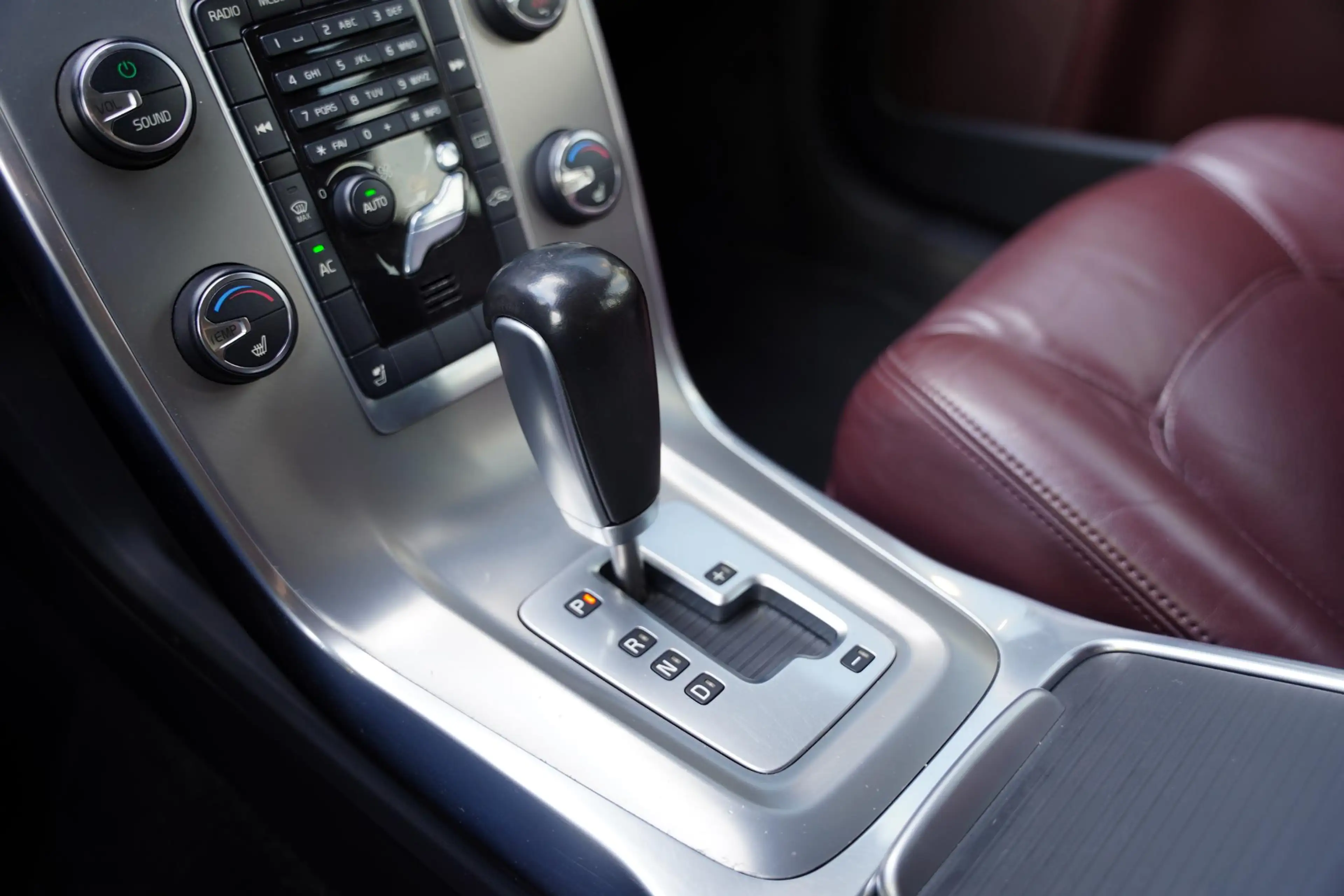 Volvo V70 1.6 T4 Summum / Leder / Full Service — photo 12