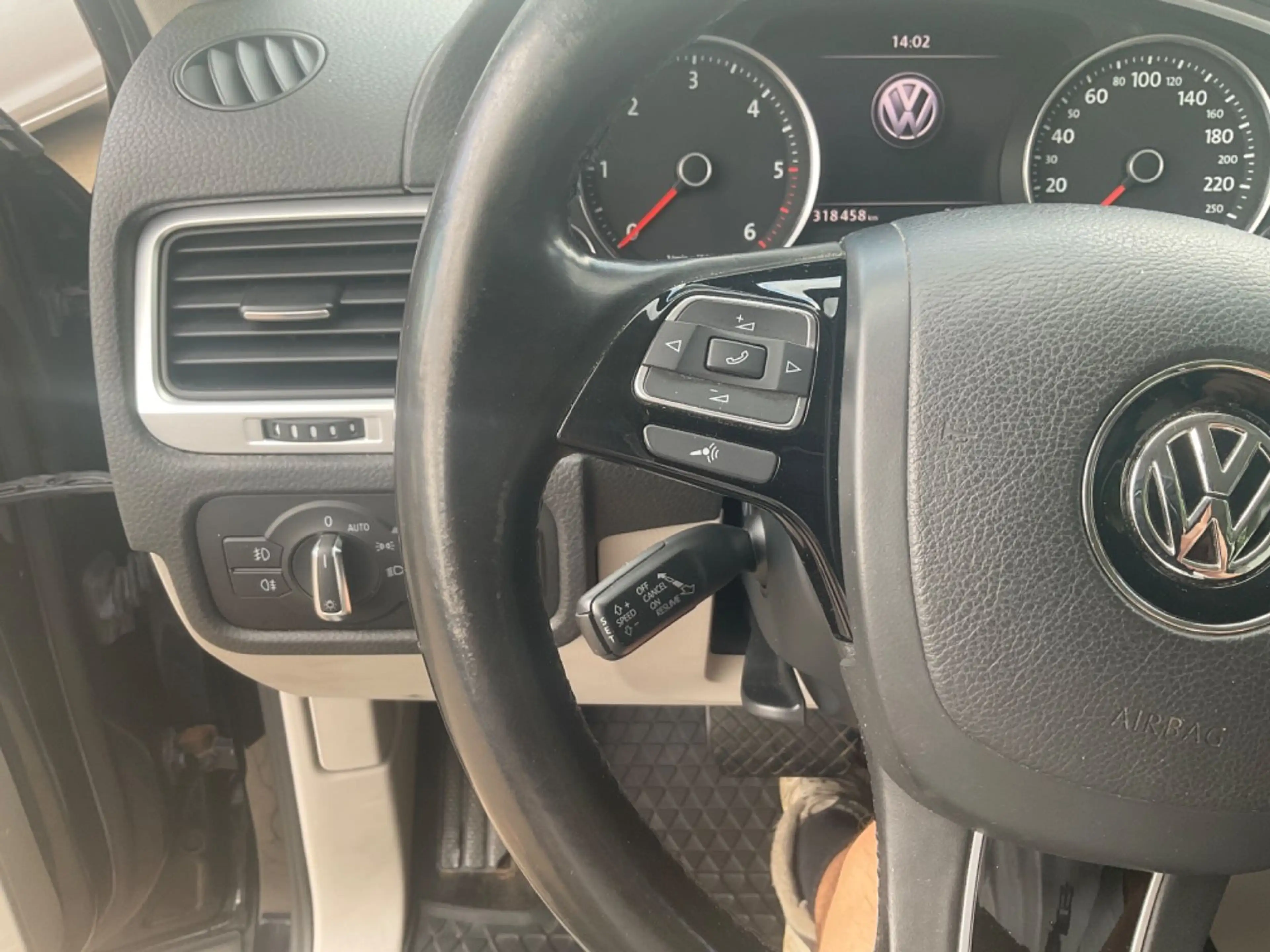 Volkswagen Touareg V6 TDI BMT TÜV 05.2027 — photo 12