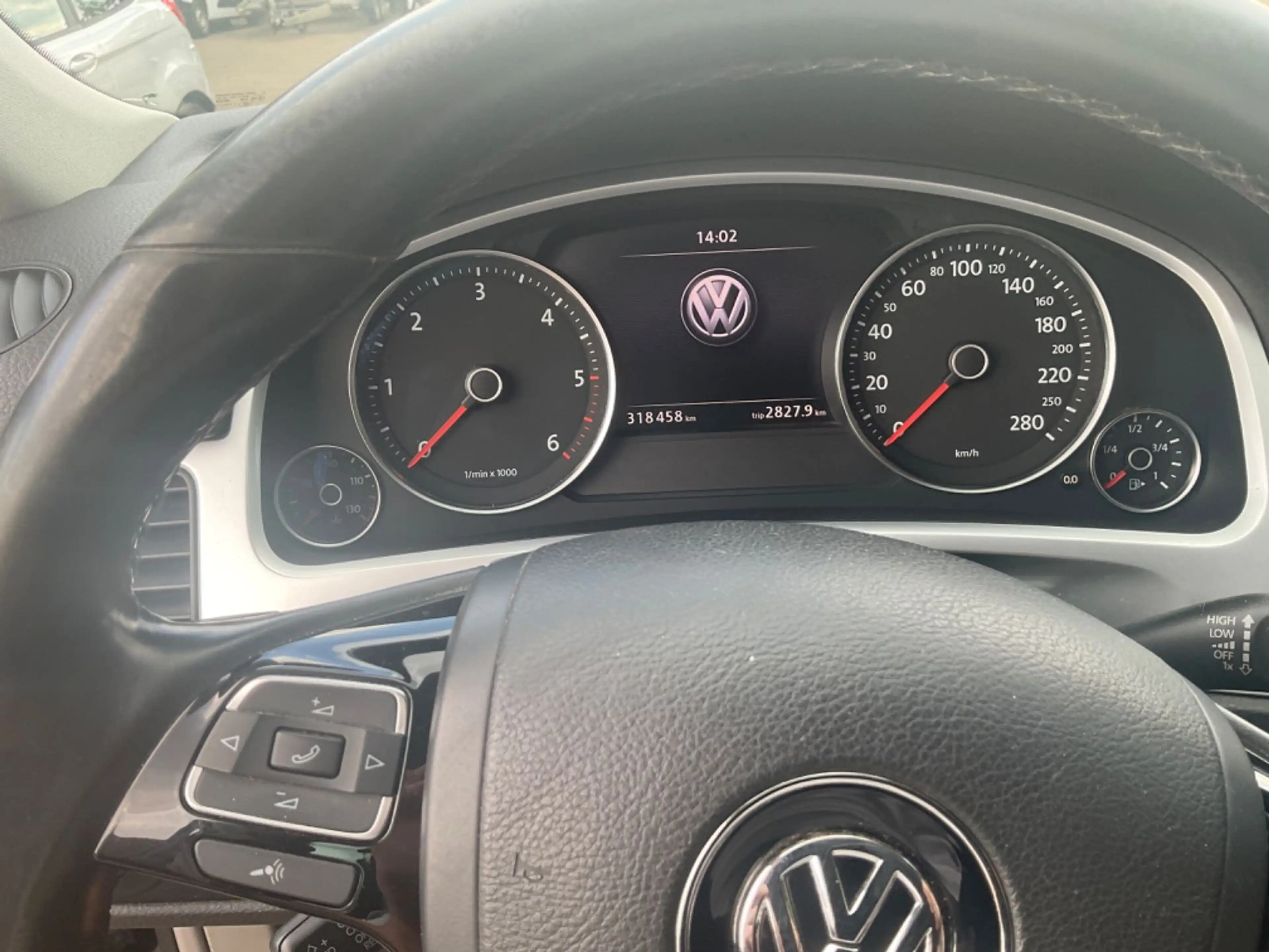 Volkswagen Touareg V6 TDI BMT TÜV 05.2027 — photo 13