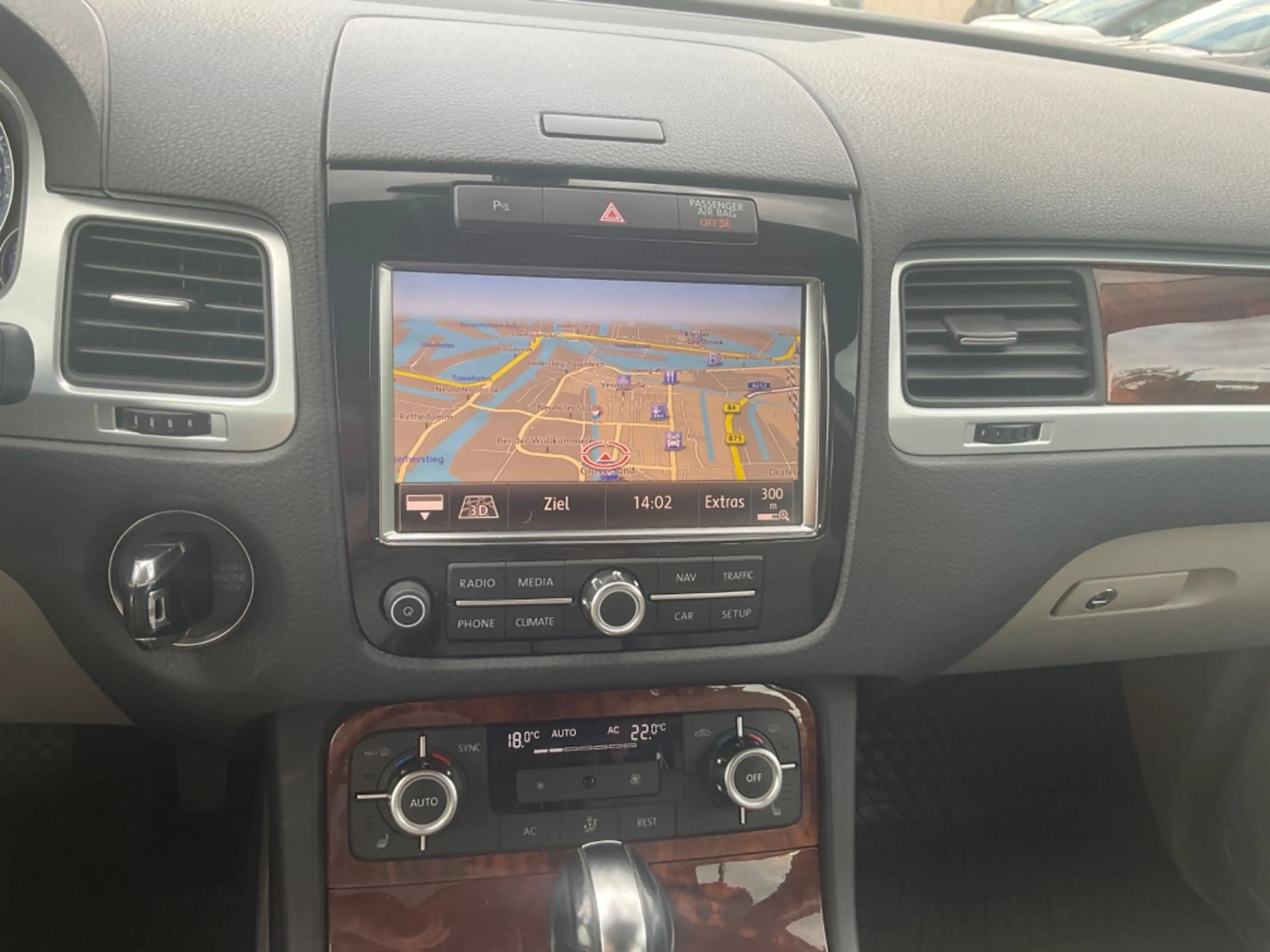 Volkswagen Touareg V6 TDI BMT TÜV 05.2027 — photo 14