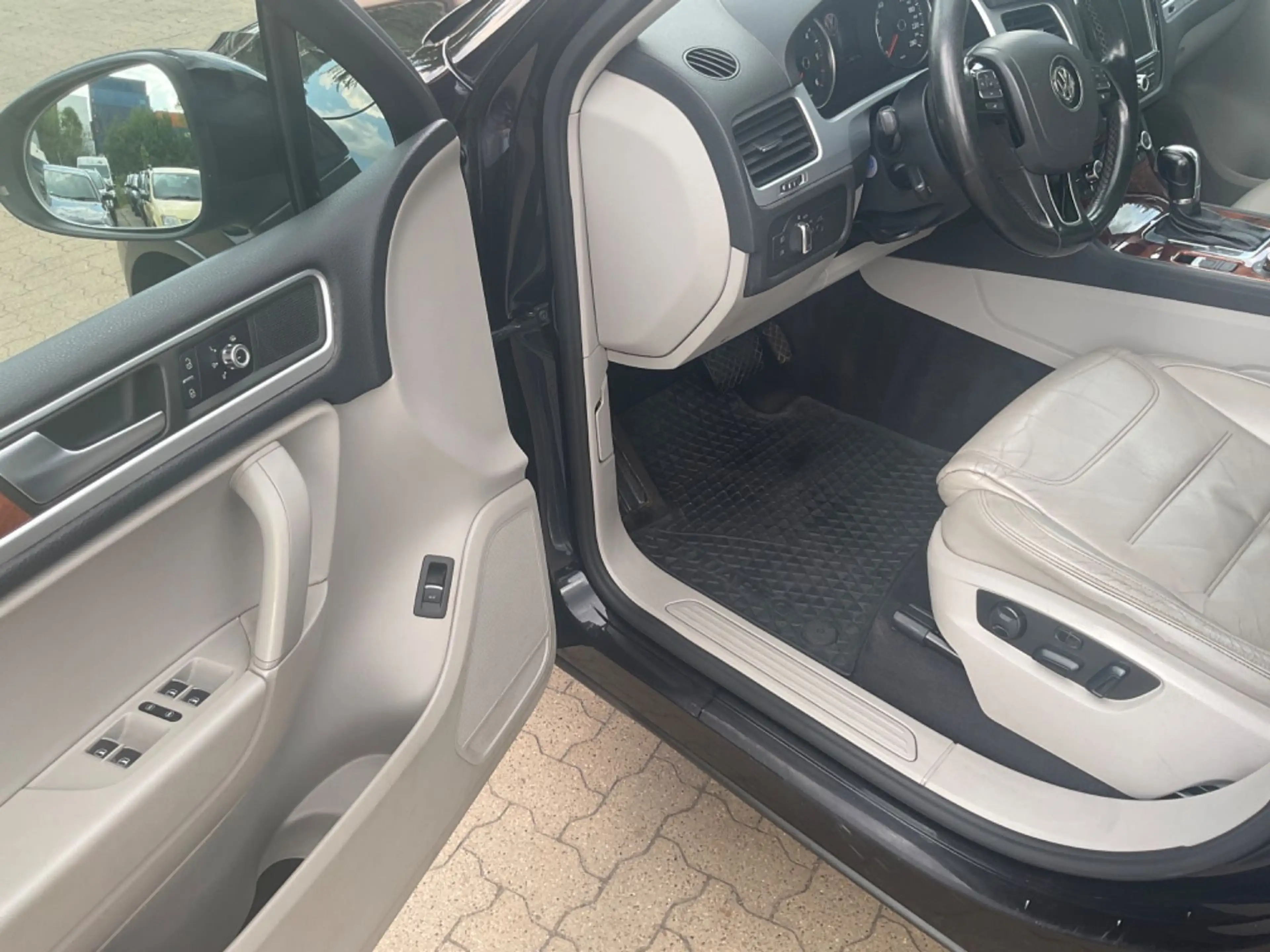 Volkswagen Touareg V6 TDI BMT TÜV 05.2027 — photo 11