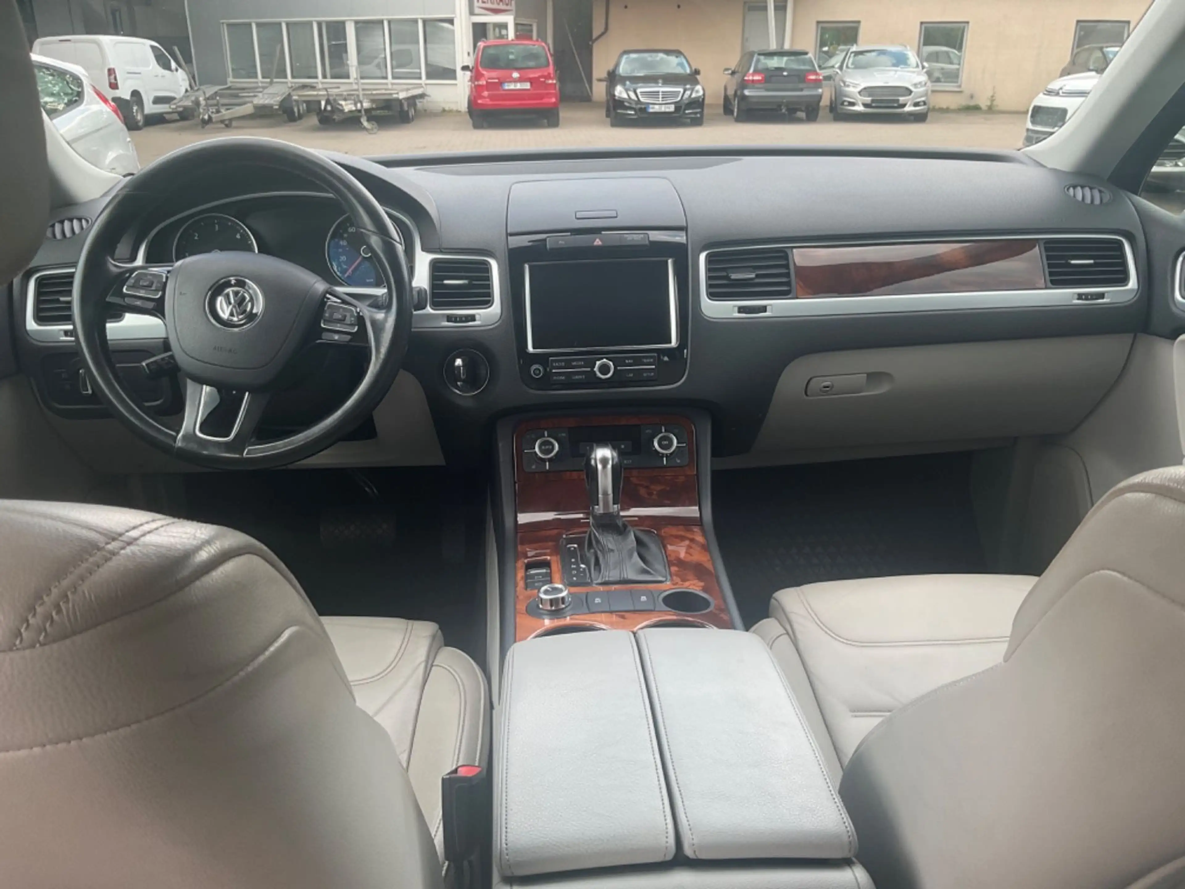 Volkswagen Touareg V6 TDI BMT TÜV 05.2027 — photo 10