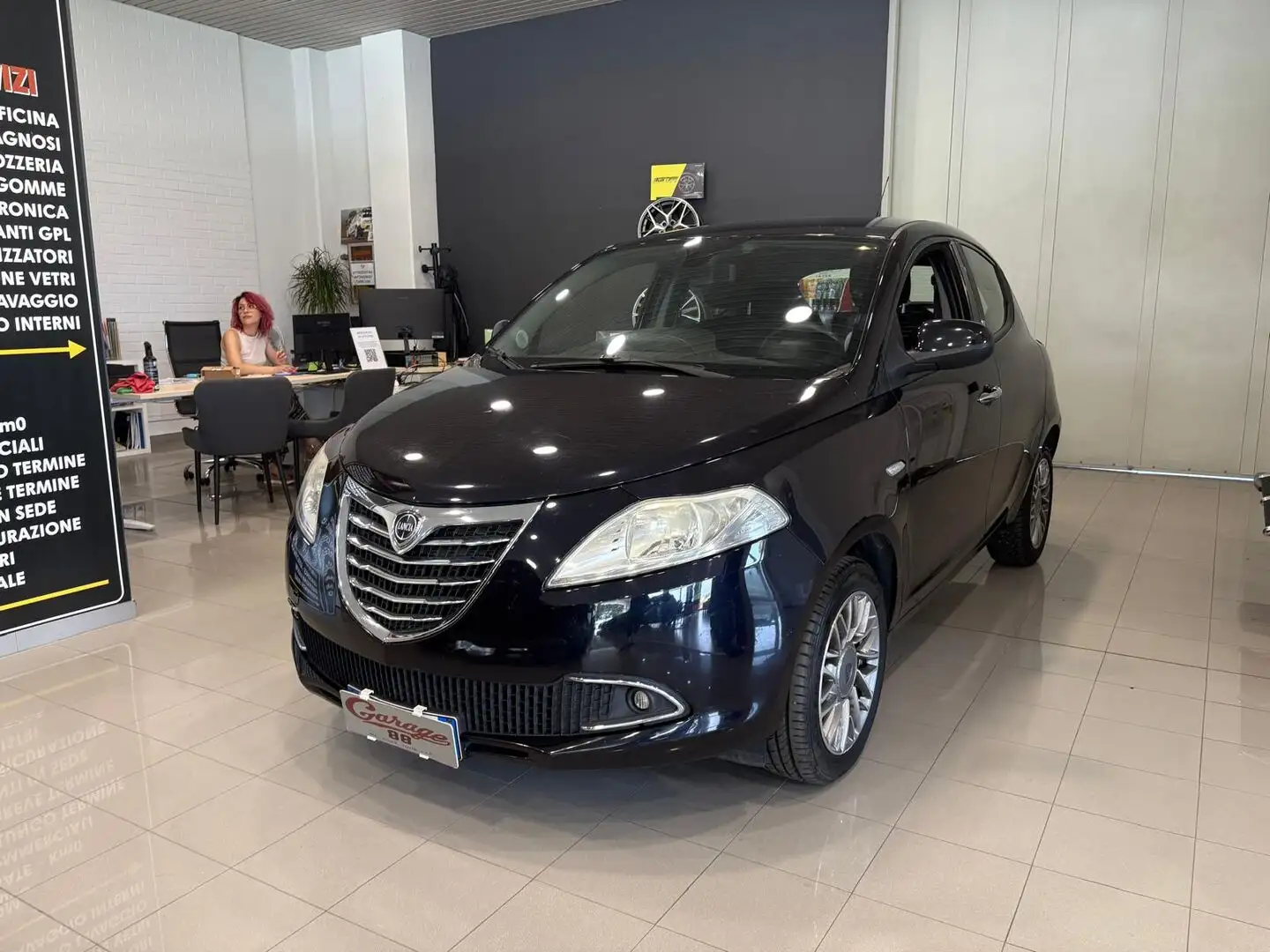Lancia Ypsilon 1.2 8v Gold s&s 69cv Noir - 1
