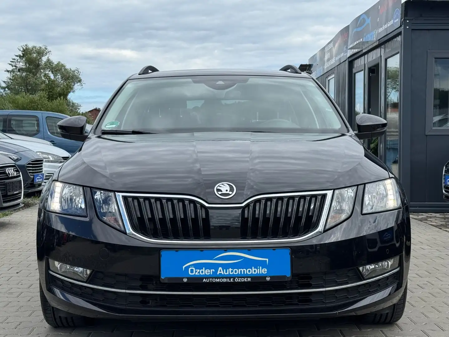 Skoda Octavia 2.0 TSI Combi Style 4x4+Finanzierung+ Schwarz - 2