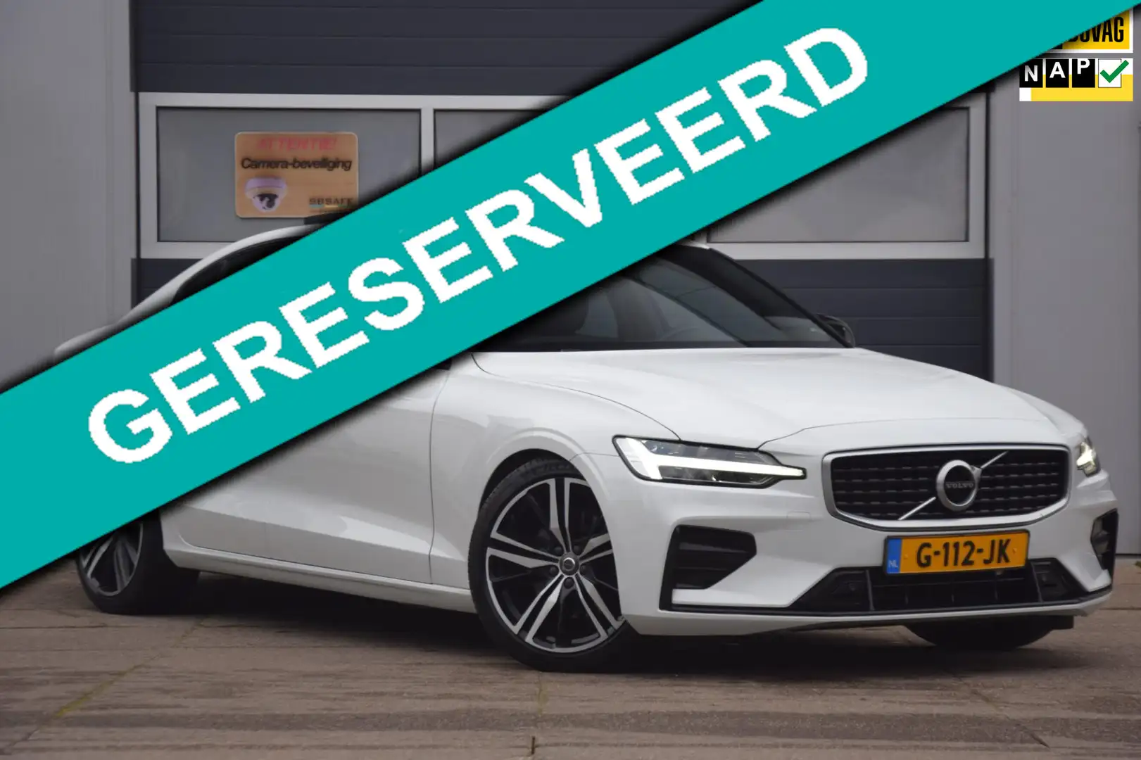 Volvo S60 2.0 T4 R-Design Panoramadak / 19'' Velgen / DAB / Bílá - 1