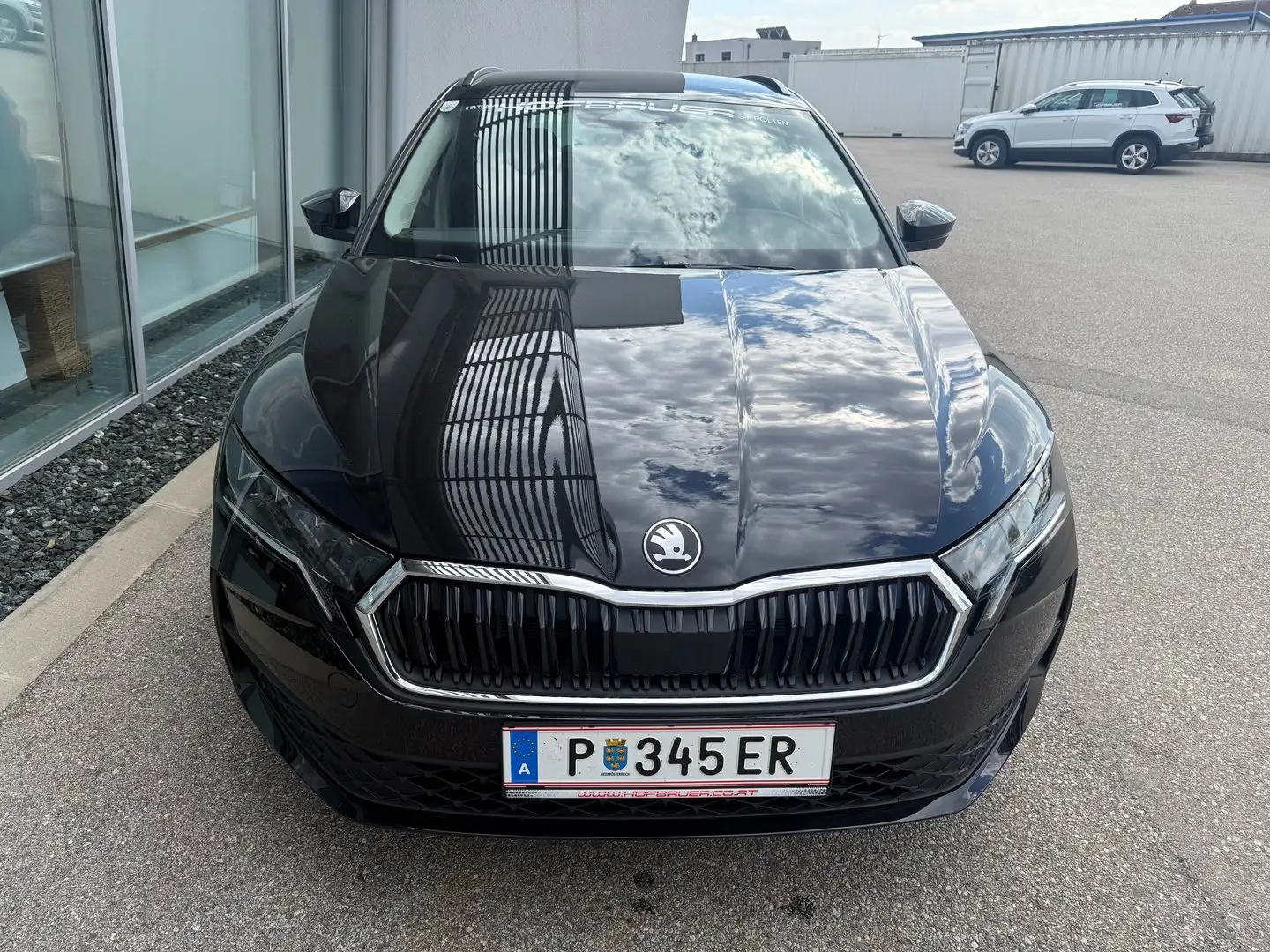 Skoda Octavia Essence TSI Schwarz - 2