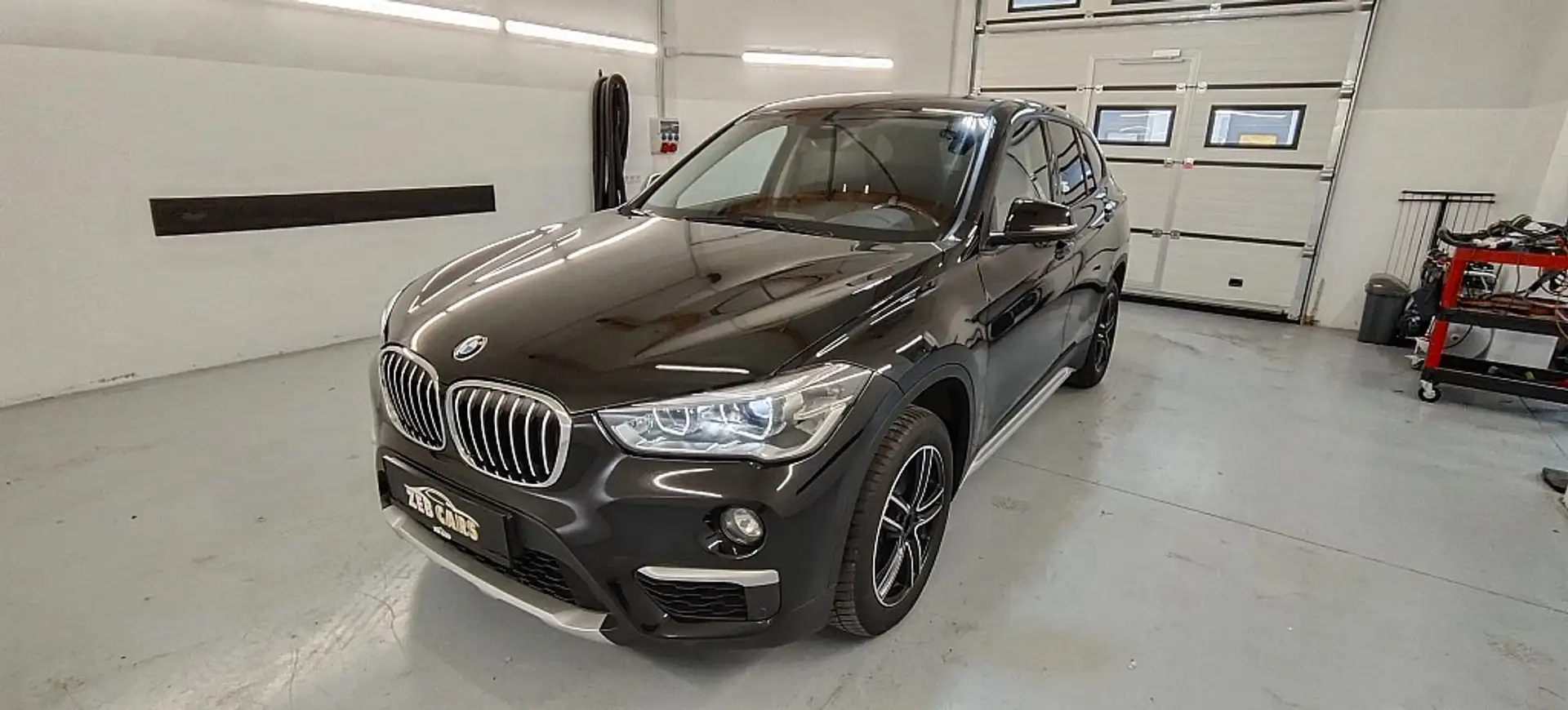 BMW X1 xDrive18d, LED, Navi, Memory Schwarz - 1