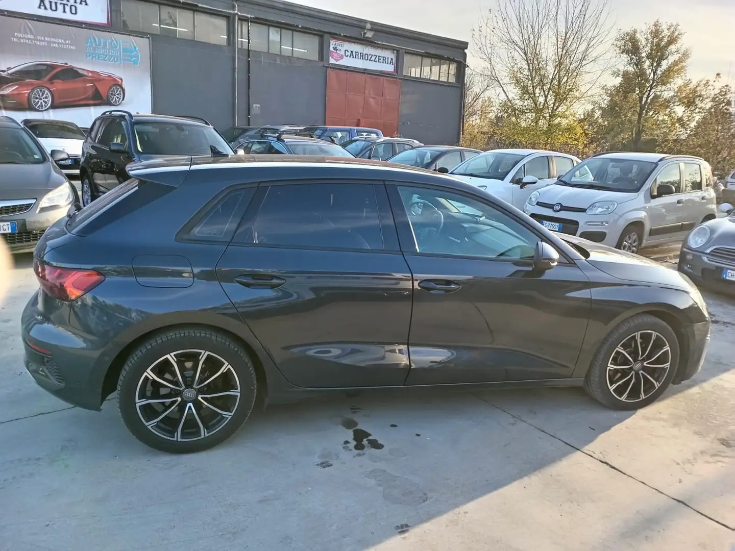 Audi A3 35 TDI ADVANCED Grau - 2