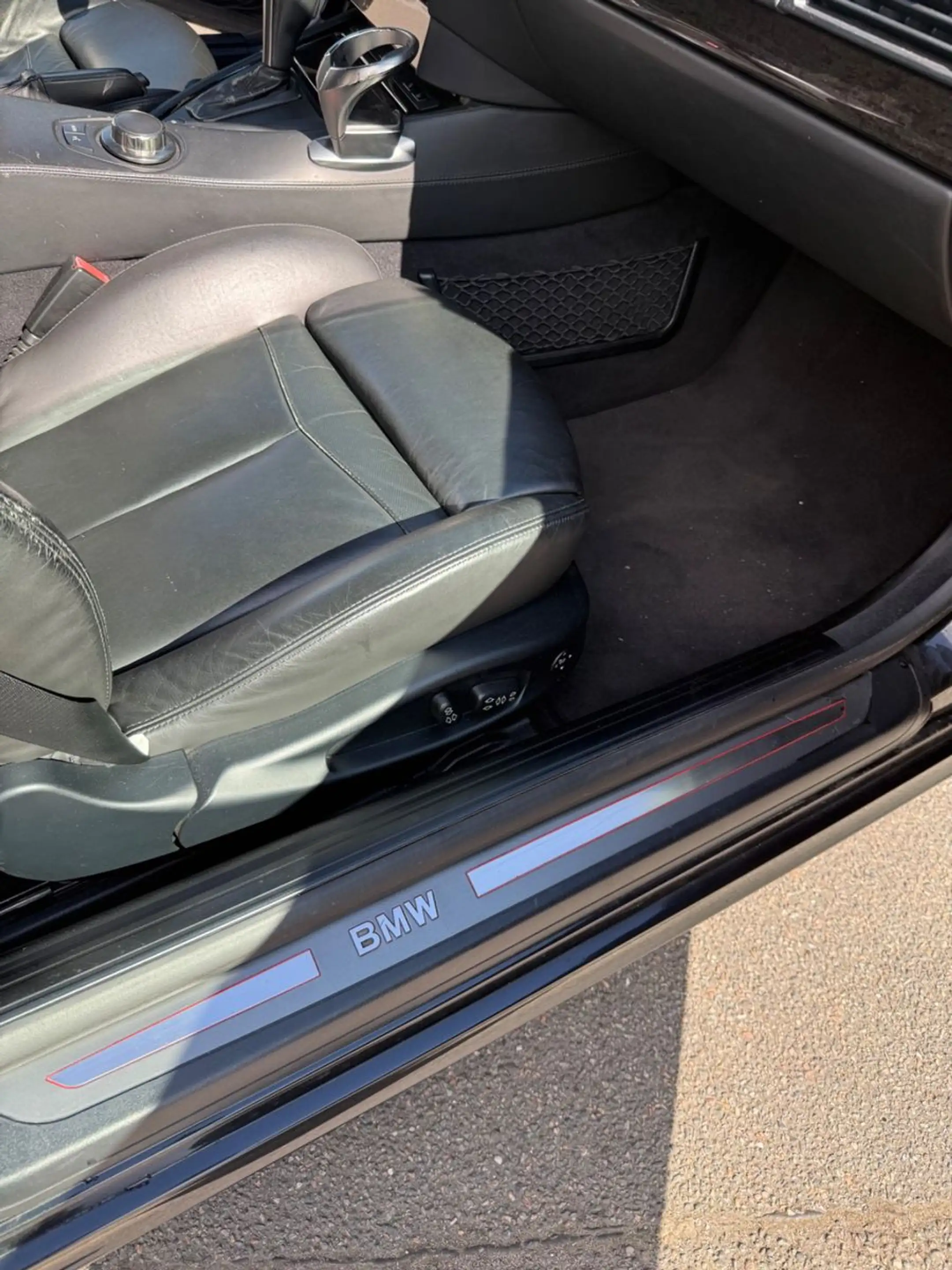 BMW 630 i Cabriolet Automatik Vollleder Navi Prof. — photo 24