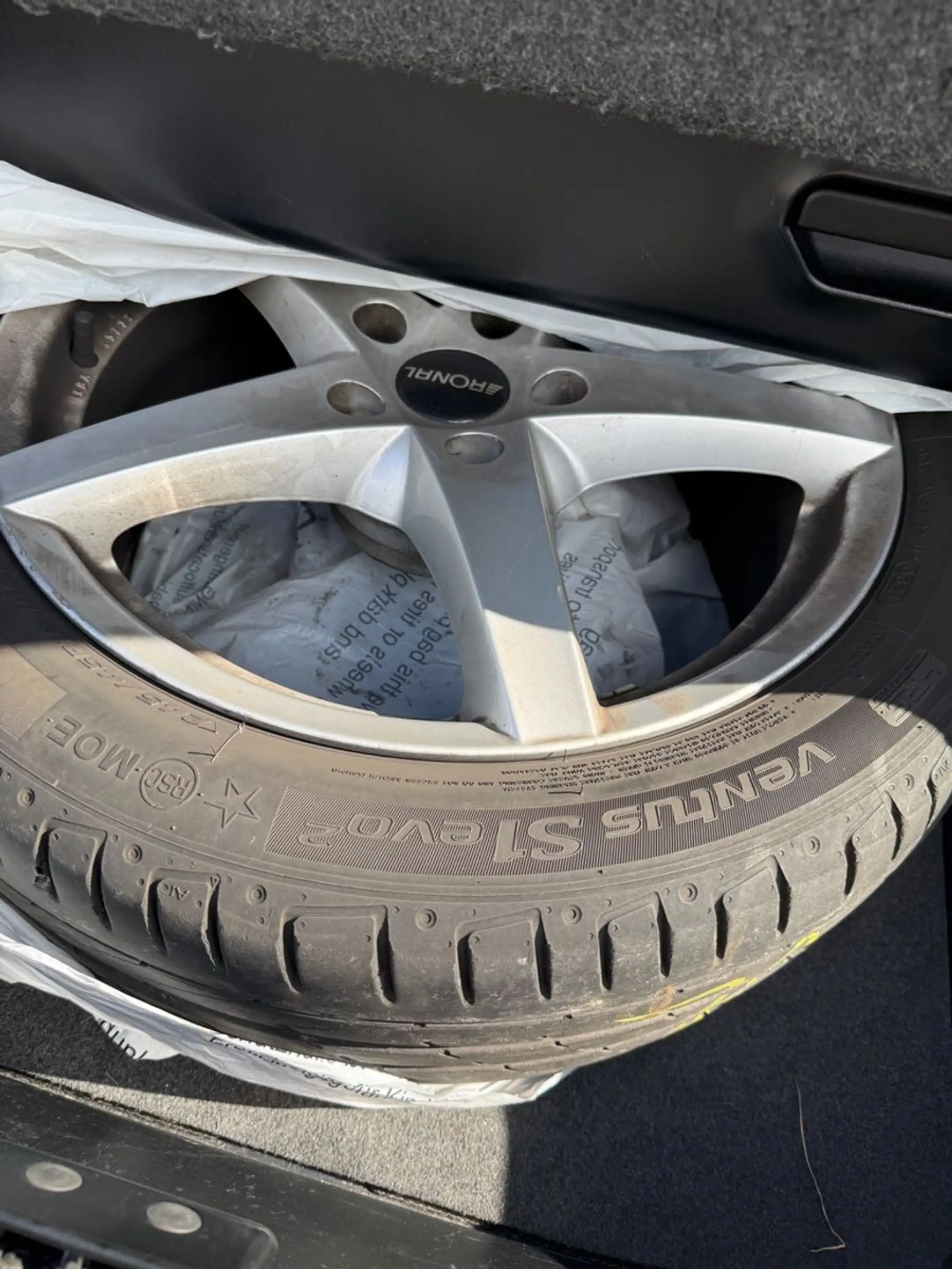 BMW 630 i Cabriolet Automatik Vollleder Navi Prof. — photo 26