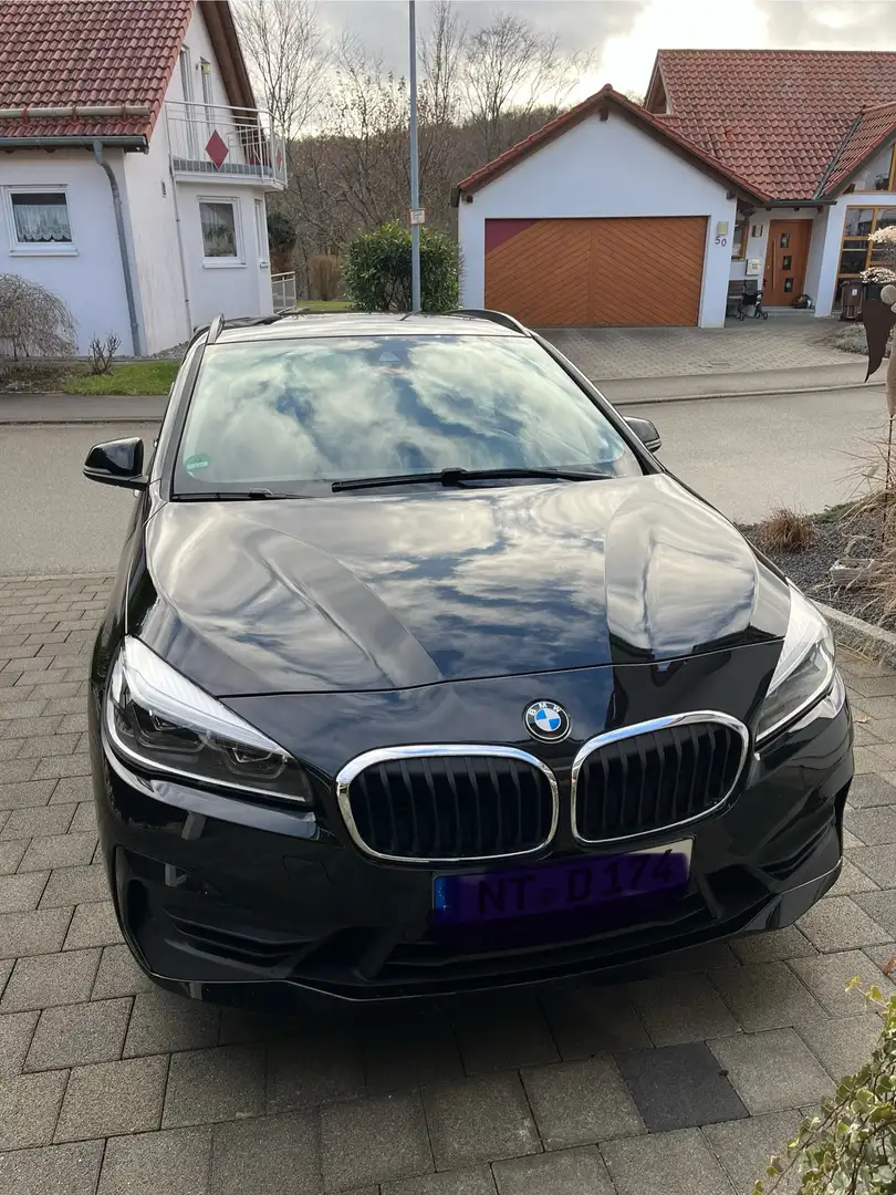 BMW 220 220i Active Tourer Aut. Advantage Schwarz - 2