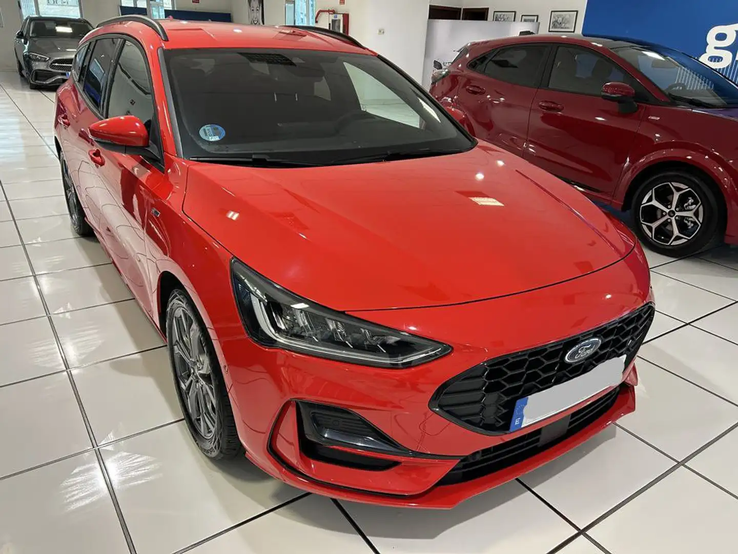 Ford Focus 1.0 ECOBOOST MHEV ST LINE SB. Rojo - 1
