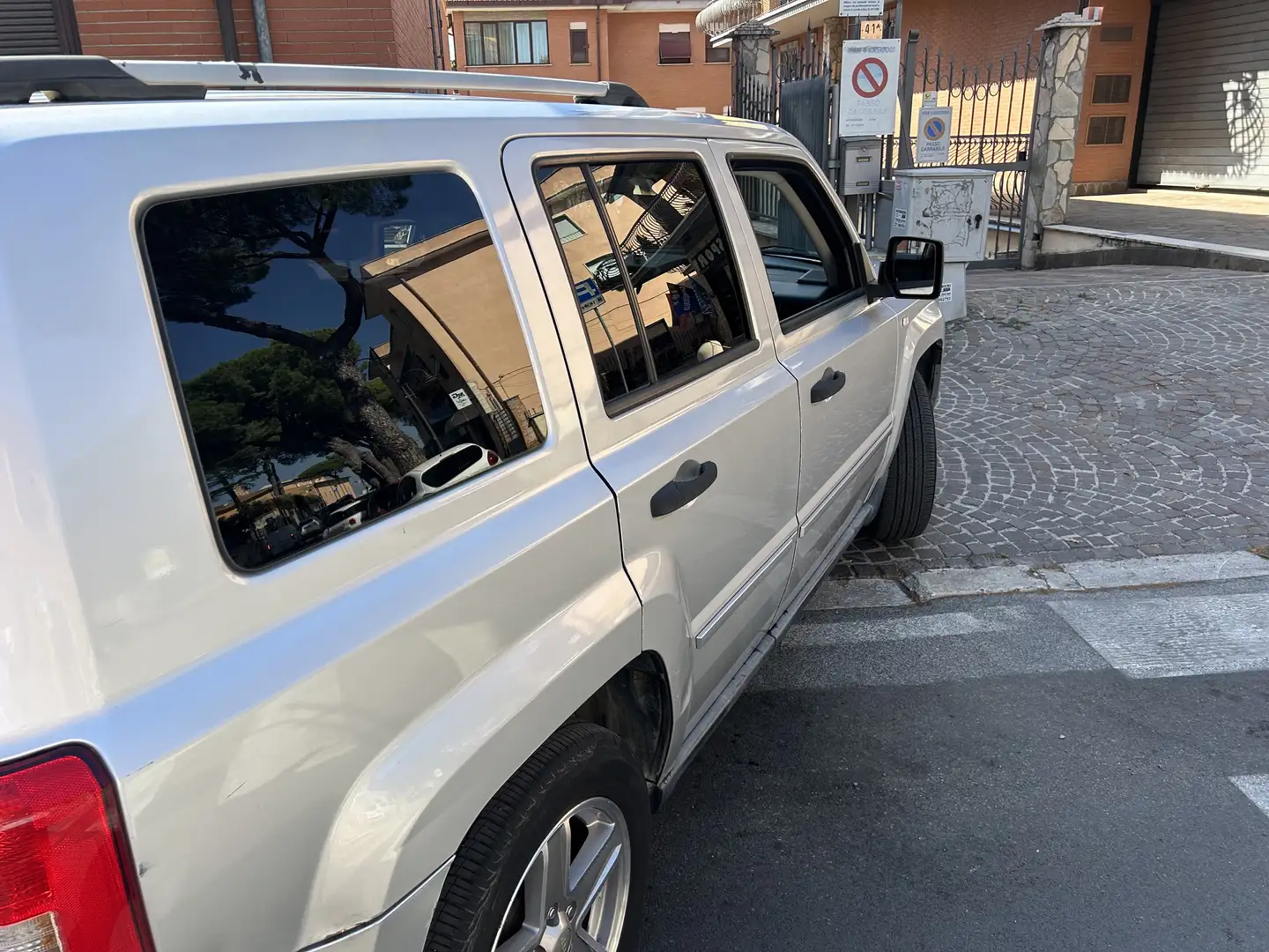 Jeep Patriot 2.0 td Sport 4wd dpf - 1