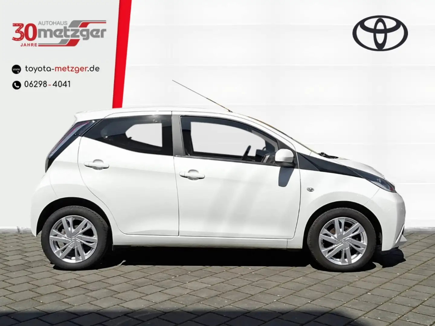 Toyota Aygo 1.0 X-Play Touch + Rückfahrkamera +Klimaanlage +Sp Weiß - 2