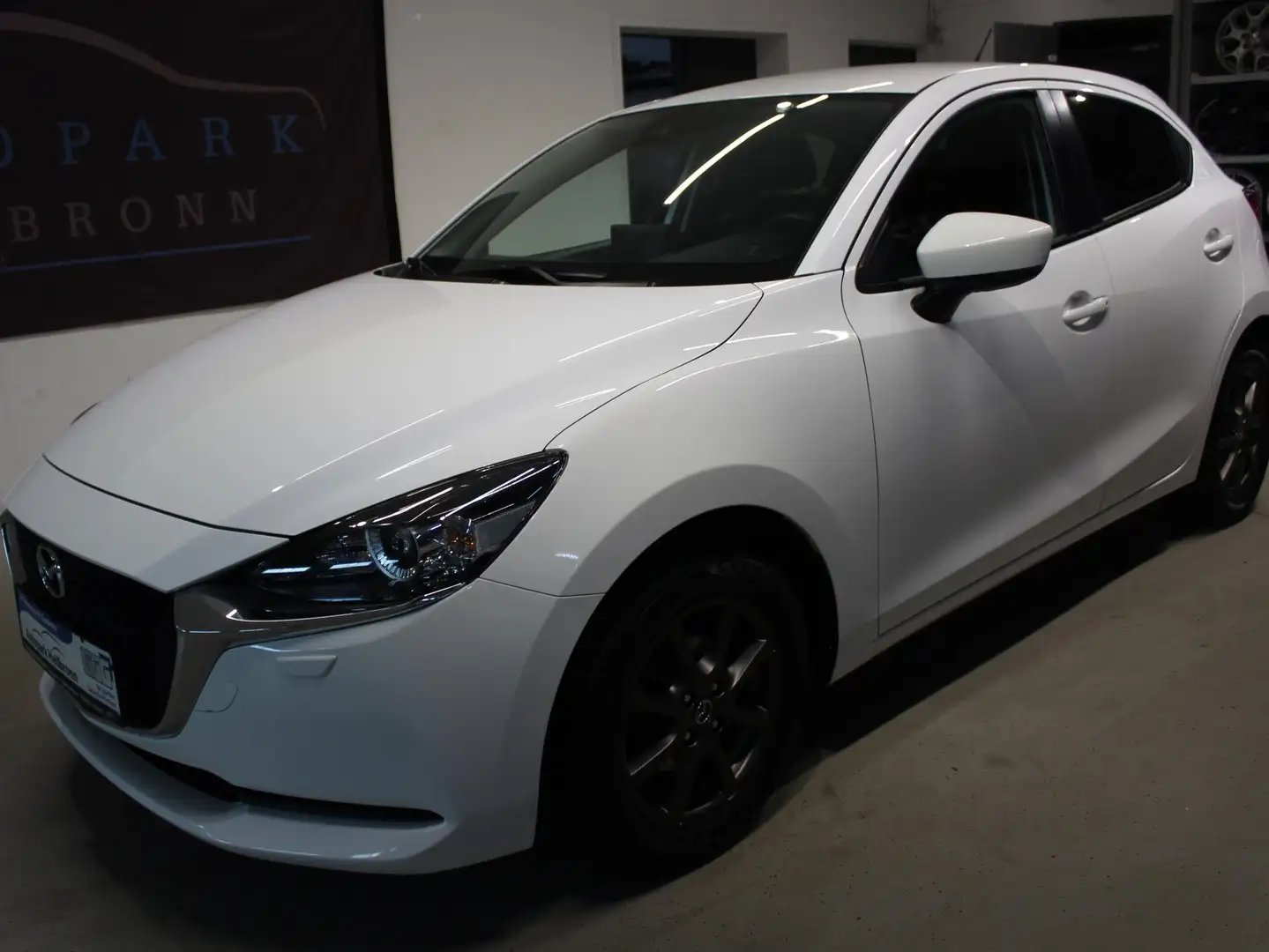 Mazda 2 Exclusive-Line*Automatik*Navi*PDC*Trmpomat Weiß - 1