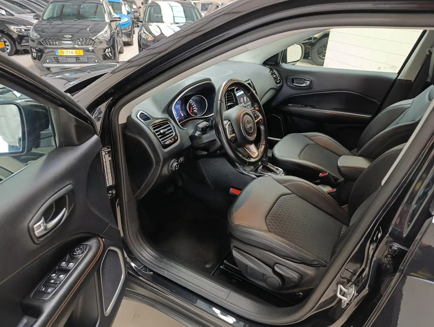 Jeep Compass 1.3T Limited Ecc | LMV | Pdc | Keyless | cruise co Noir - 2