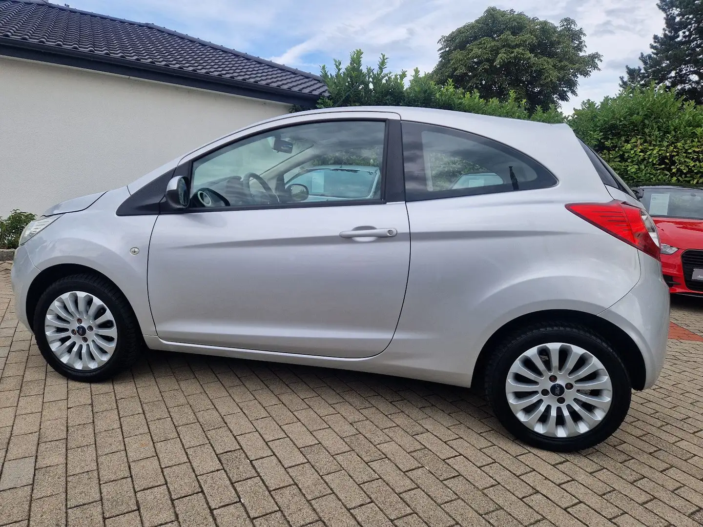 Ford Ka/Ka+ Champions Edition//TÜV/AU ÖLSERVICE IST NEU// Argintiu - 2