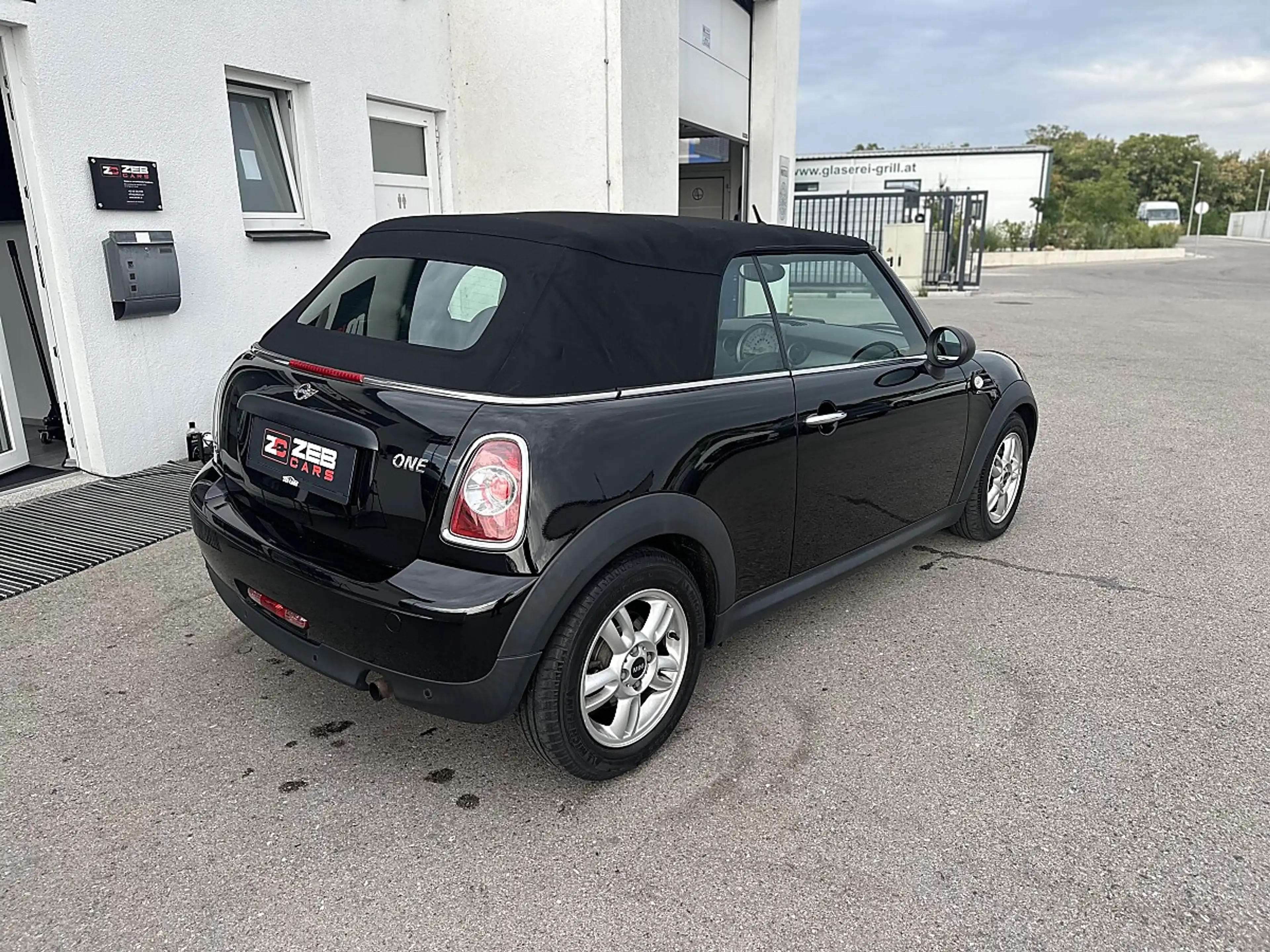 MINI One Cabrio MINI ONE Cabrio 1,6 Aut. — photo 4
