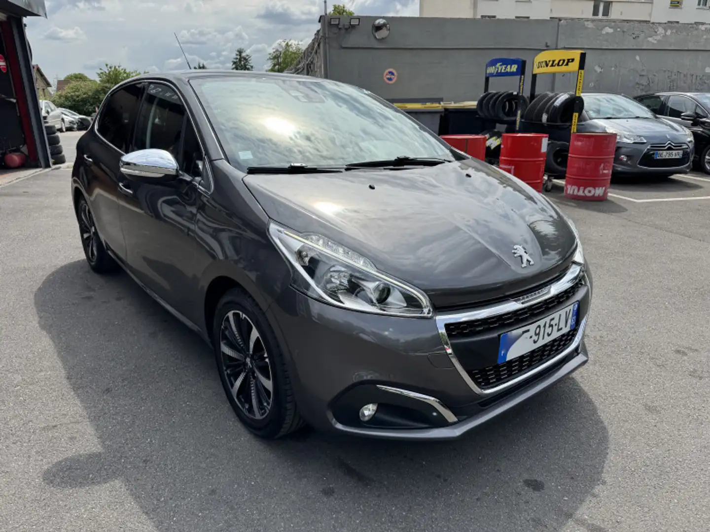 Peugeot iOn 1.2 PURETECH 110CH TECH EDITION S\u0026S 5P - 2