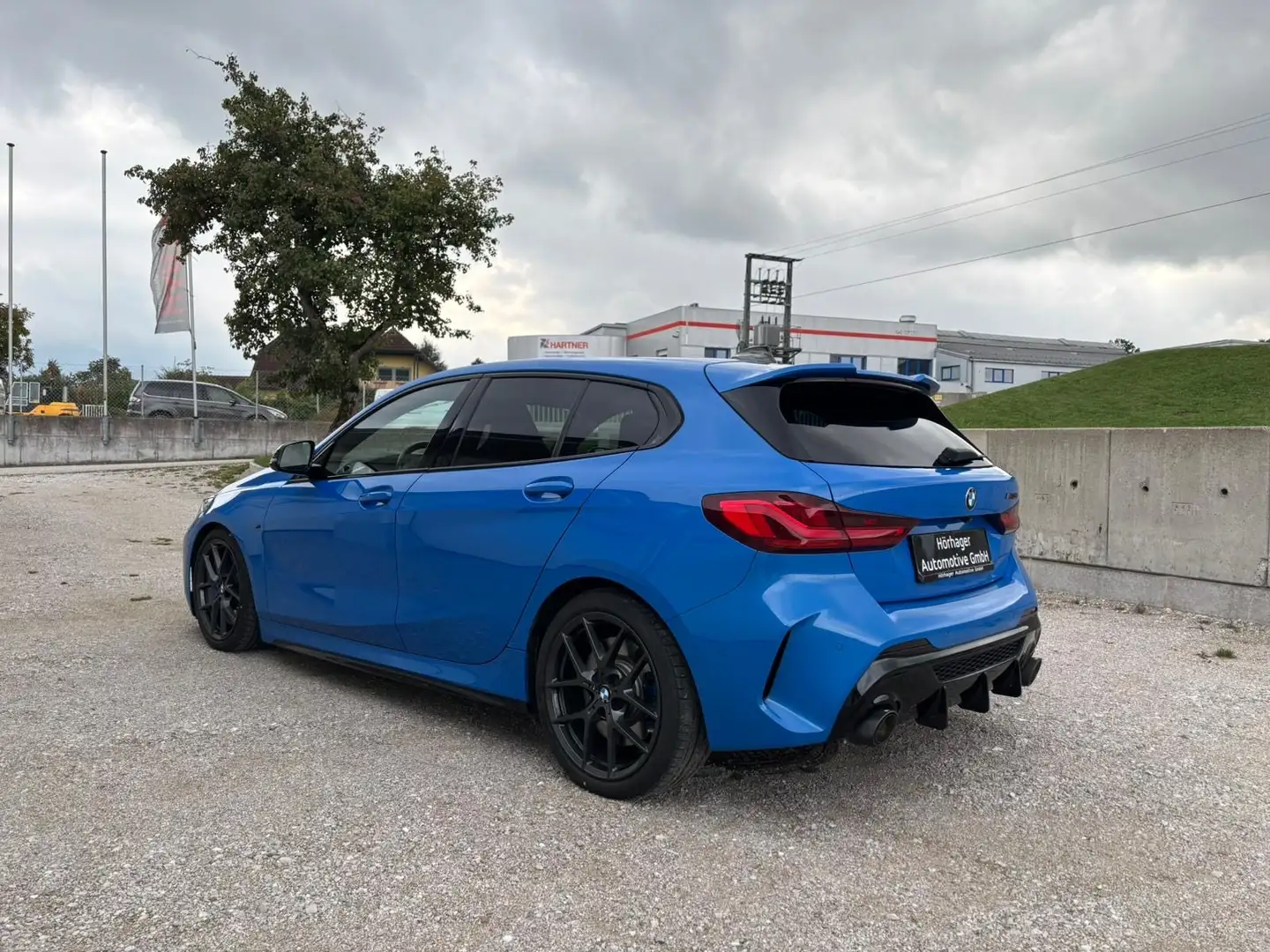 BMW 135 M135 i xDrive Aut. Top*MisanoBlau*Aerodynamikpaket Blau - 1