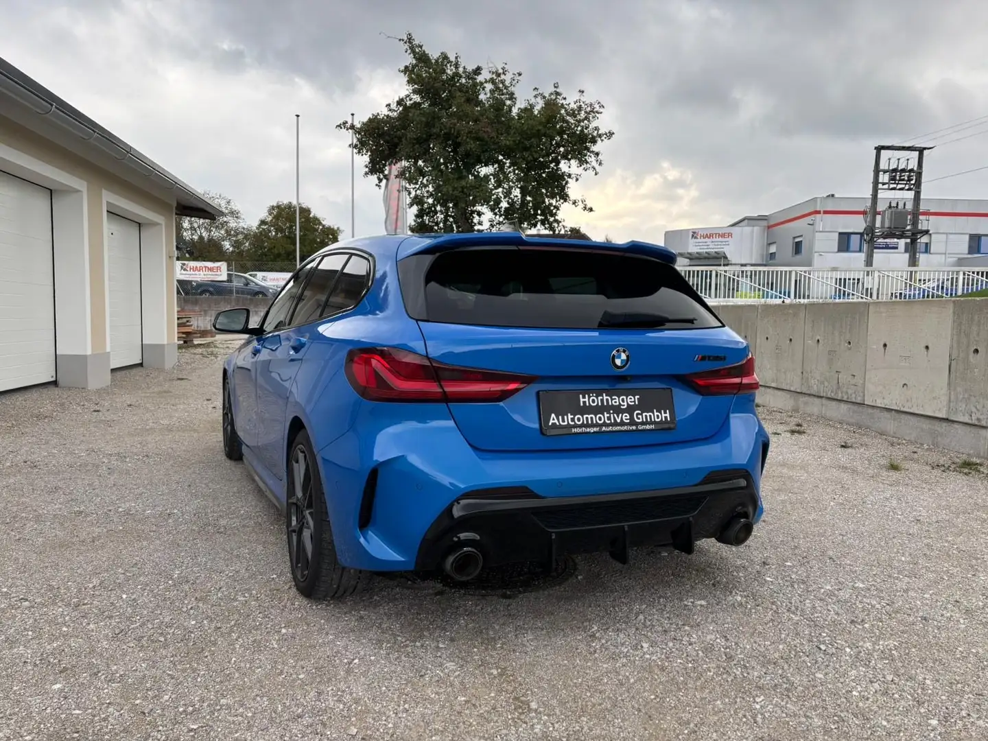 BMW 135 M135 i xDrive Aut. Top*MisanoBlau*Aerodynamikpaket Blau - 2