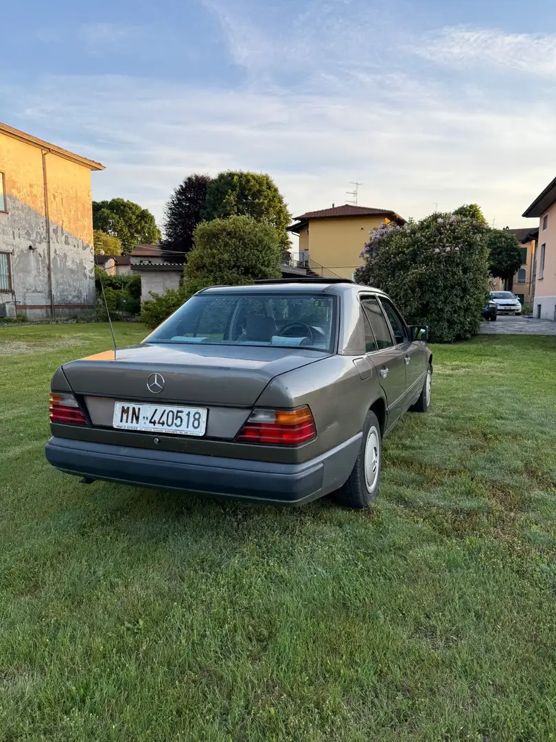 Mercedes-Benz 250 Mercedes 250D 2.5 90CV W124 - 2