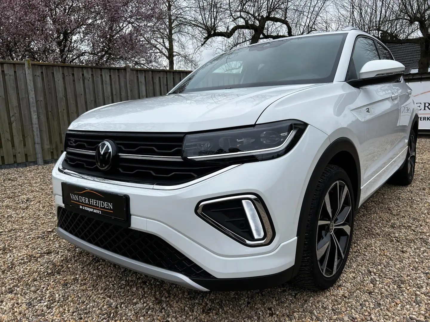 Volkswagen T-Cross TSI R-Line Business Automaat & Navigatie & Winterp Wit - 2