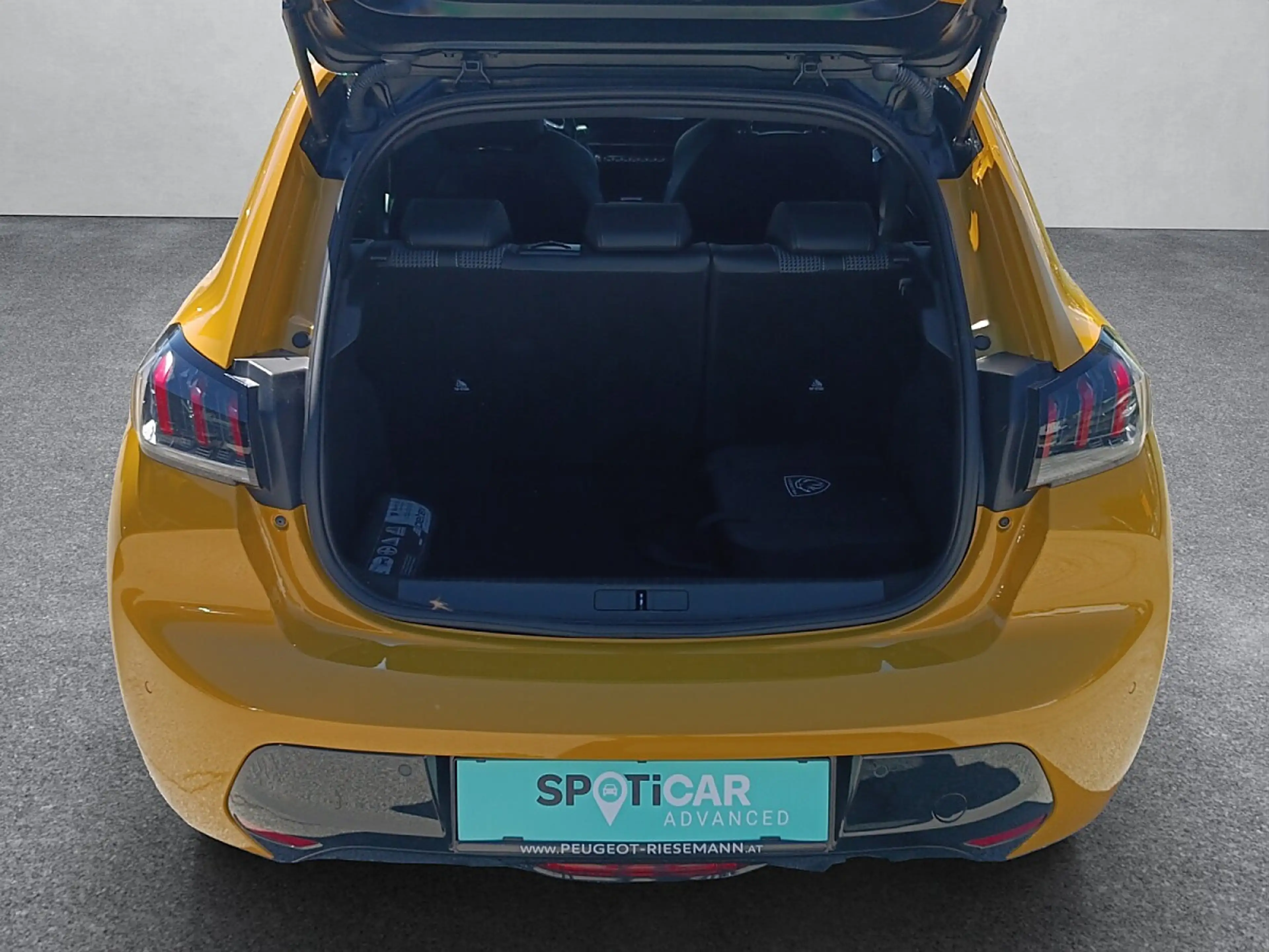 Peugeot e-208 50kWh GT — photo 6