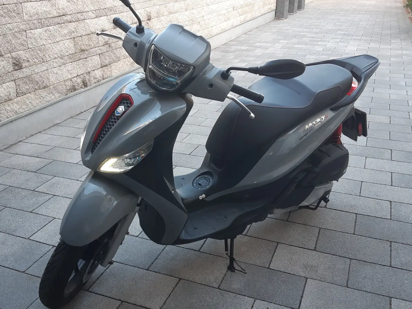 Piaggio Medley 125 Sport ABS Gri - 1