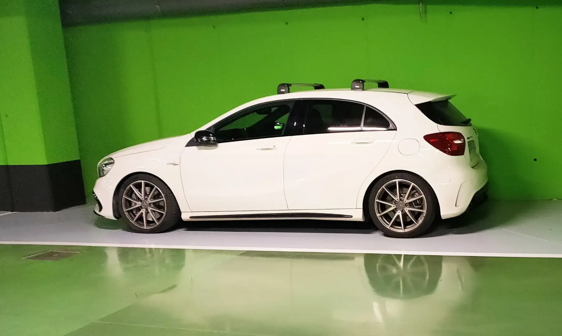 Mercedes-Benz A 45 AMG 4Matic 7G-DCT - 1
