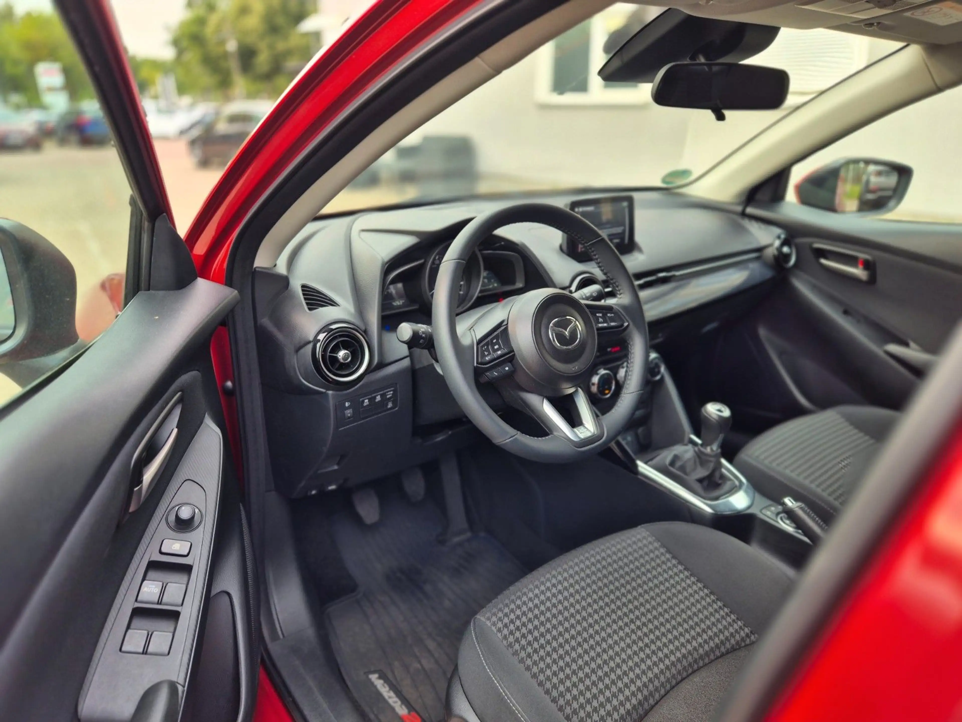 Mazda 2 Exclusive-Line 1.Hand Unfallfrei erst 4.200km! — photo 11