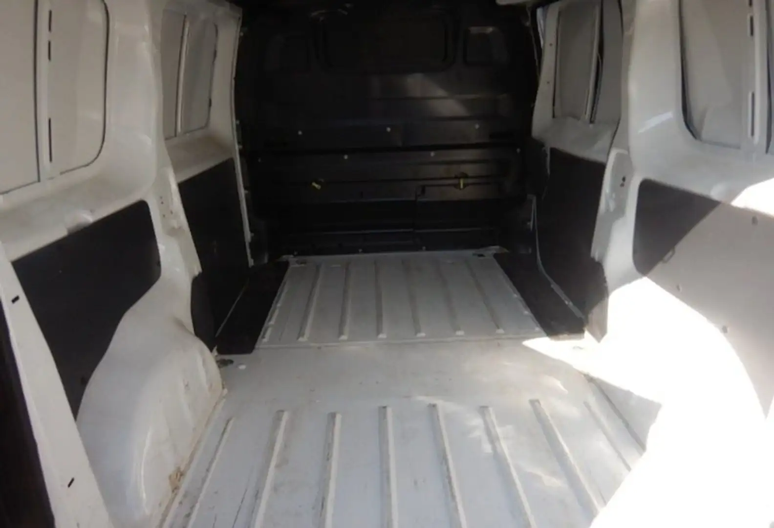 Opel Vivaro 1.5 Diesel 120CV S&S PL-TN M Furgone Enjoy Blanc - 2