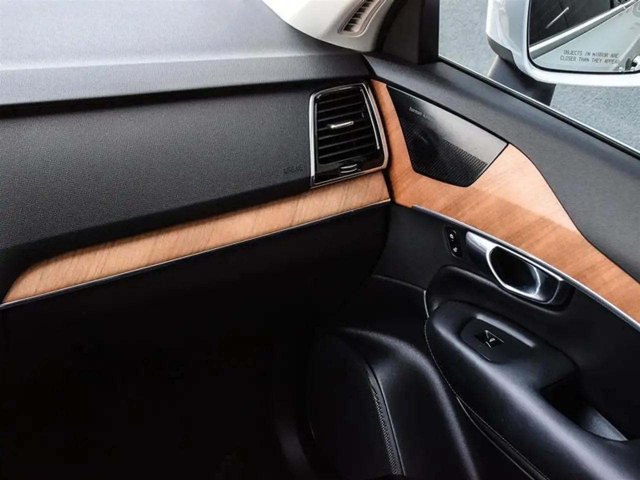 Volvo XC90 снимка Volvo XC90
