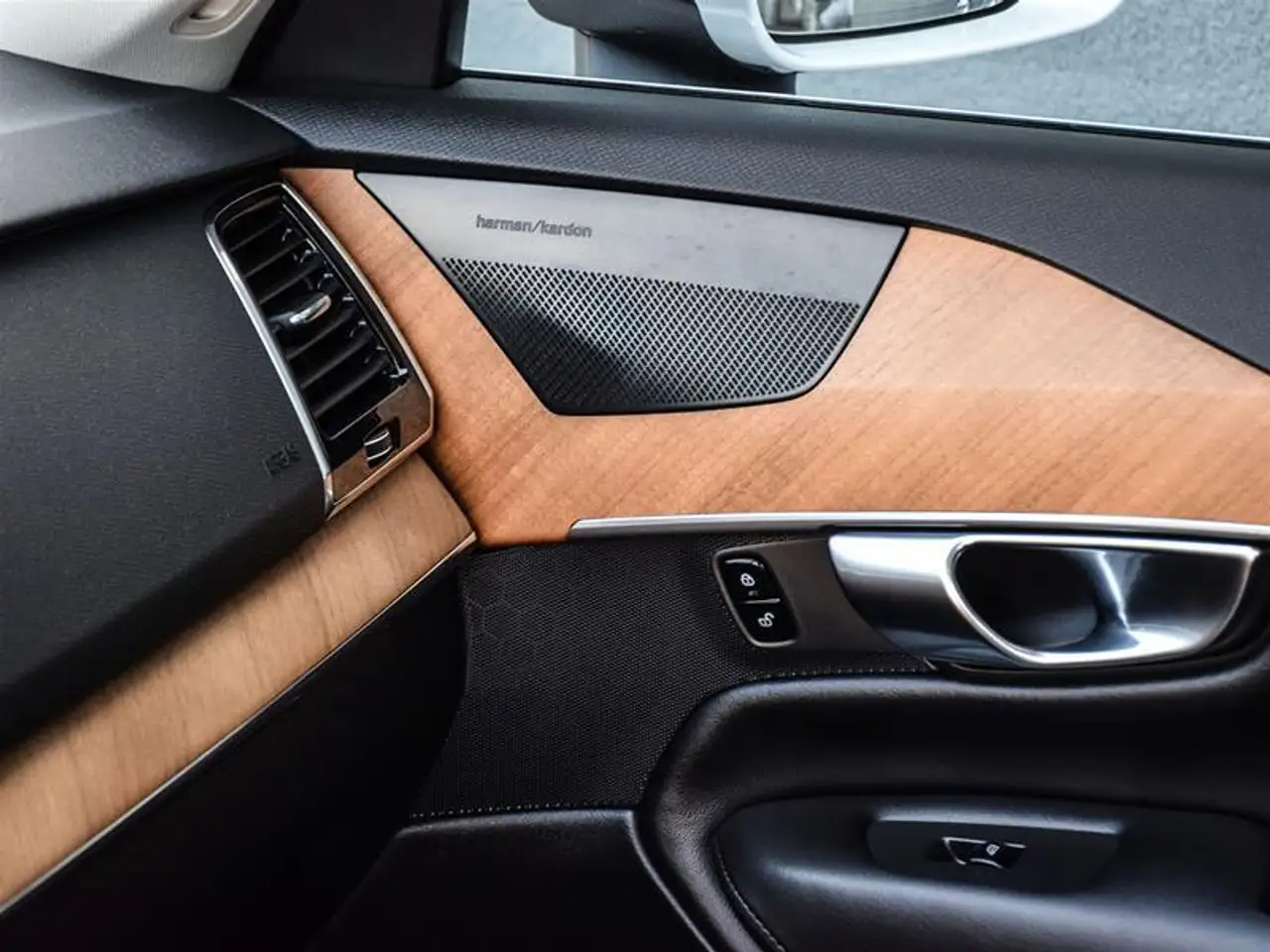 Volvo XC90 снимка Volvo XC90