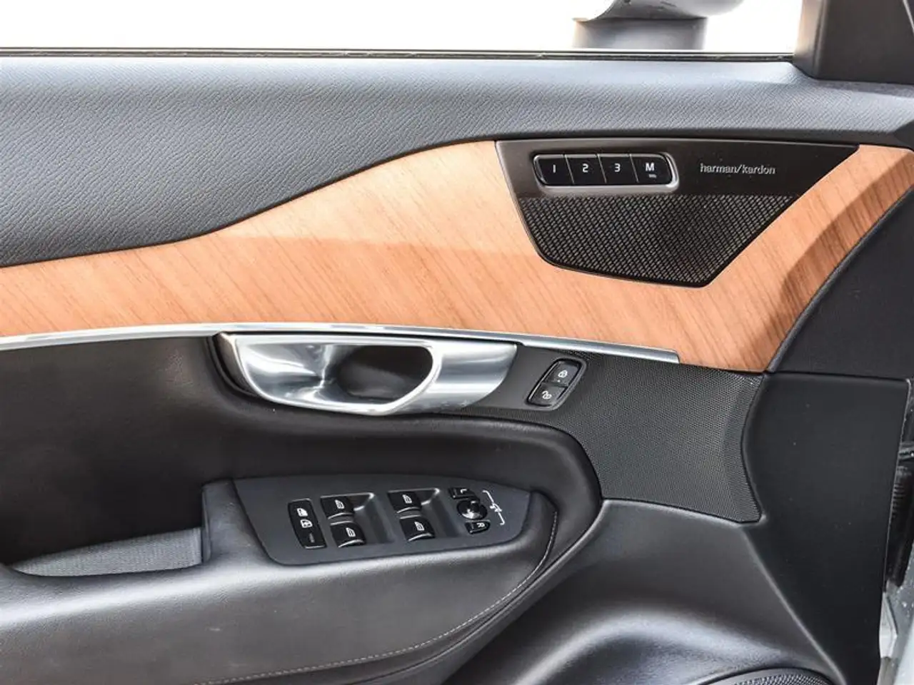 Volvo XC90 снимка Volvo XC90
