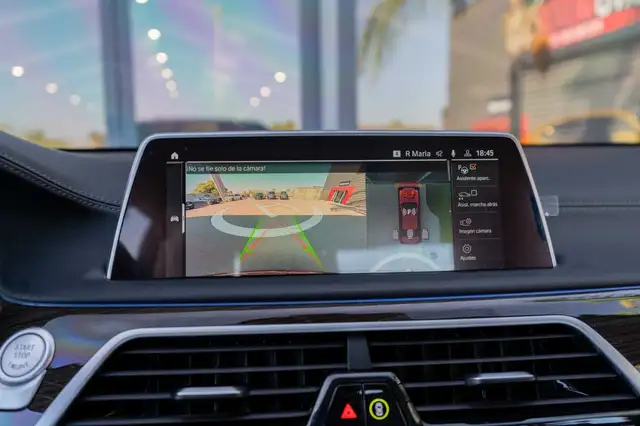 BMW 7 Series view 13