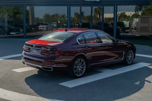 BMW 7 Series view 6